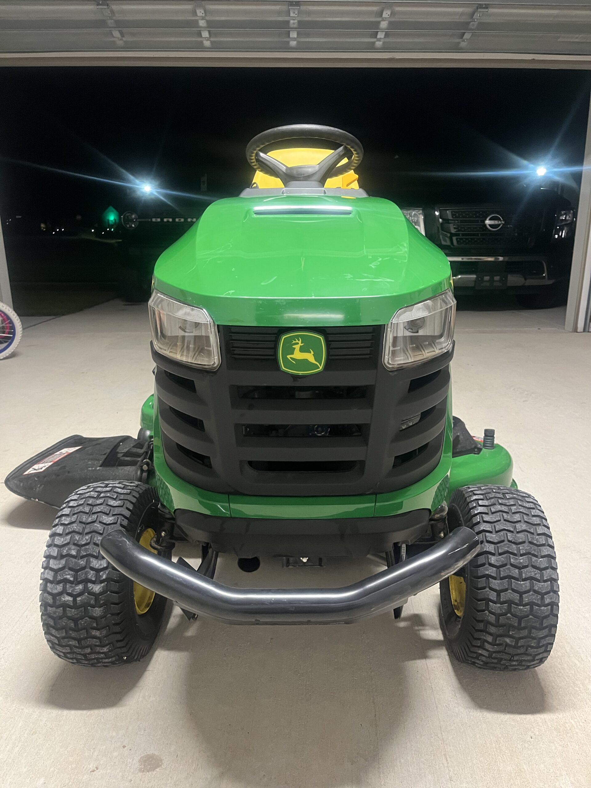 John Deere, S-140, 48 inch Deck, 22 Horsepower 34 hours