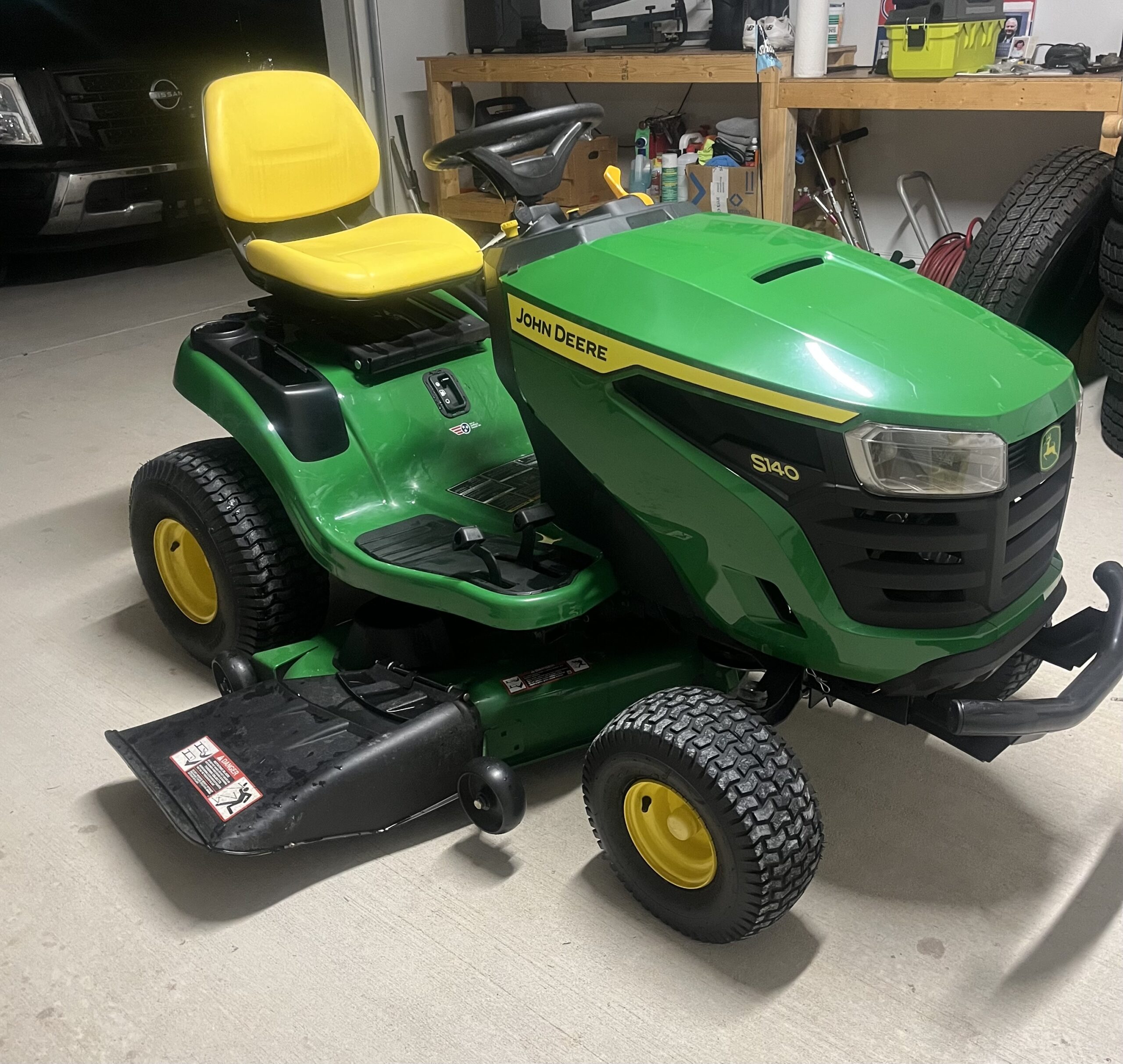 John Deere, S-140, 48 inch Deck, 22 Horsepower 34 hours