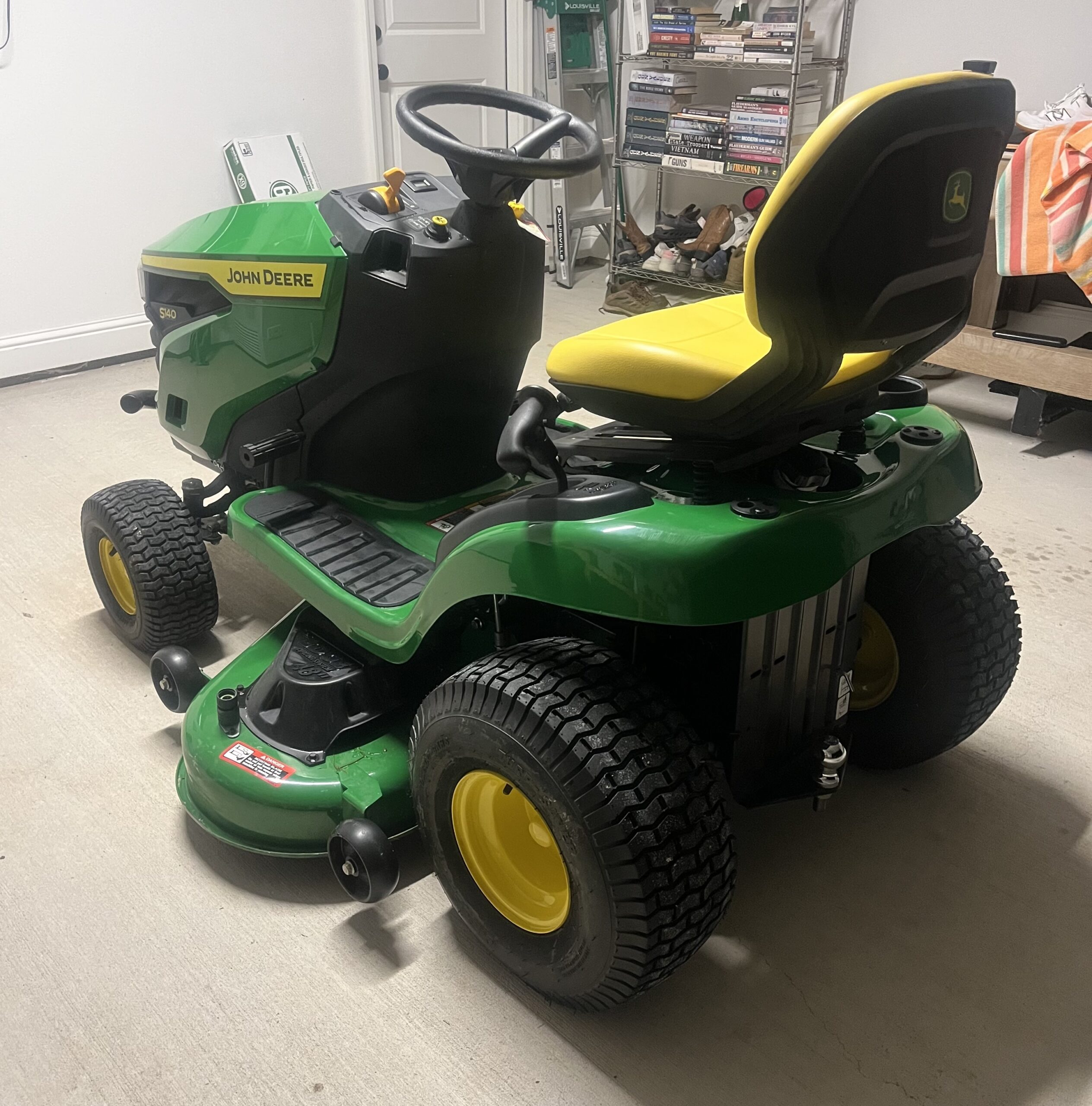 John Deere, S-140, 48 inch Deck, 22 Horsepower 34 hours