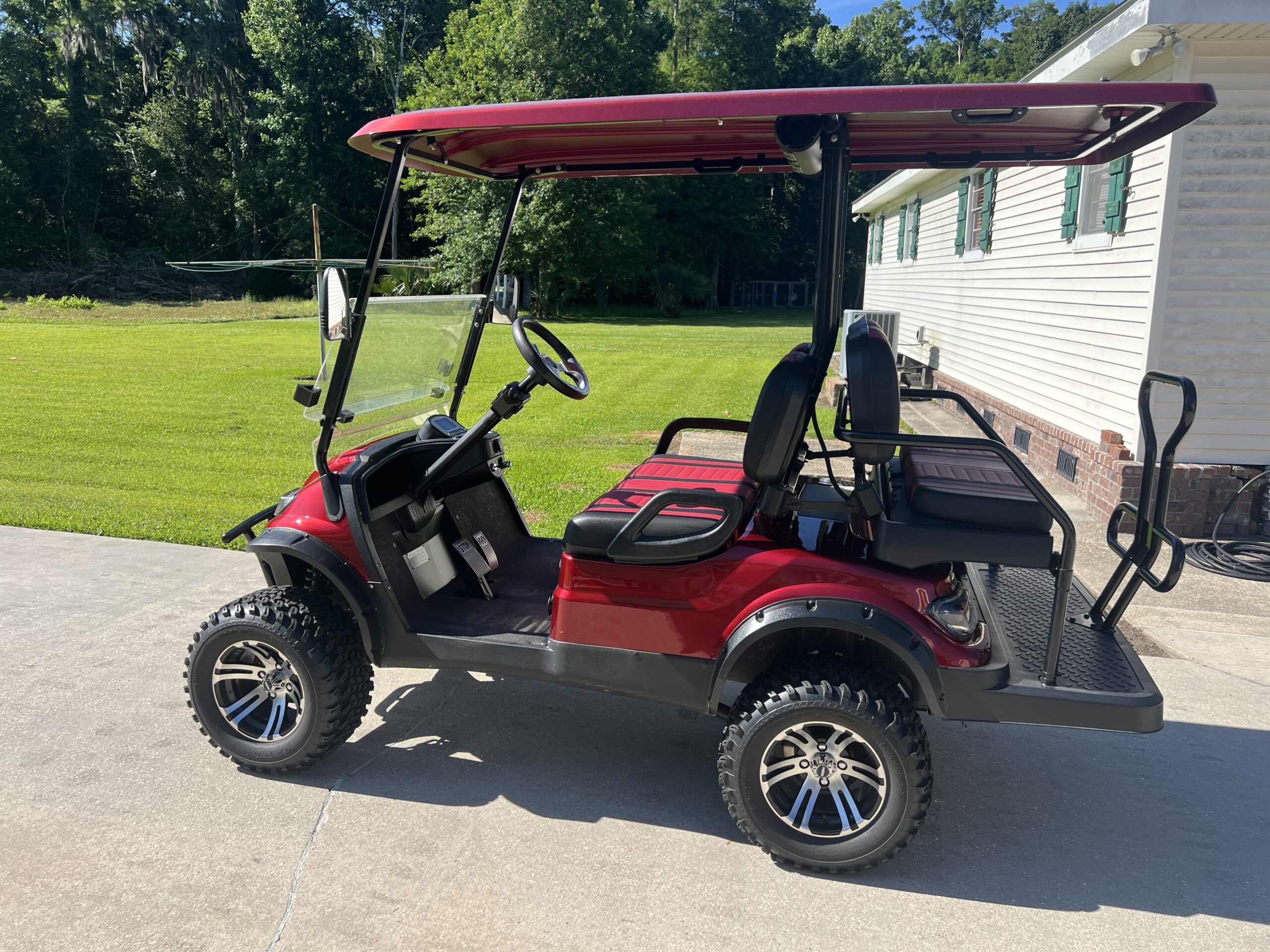 2022 Icon Electric Golf Cart