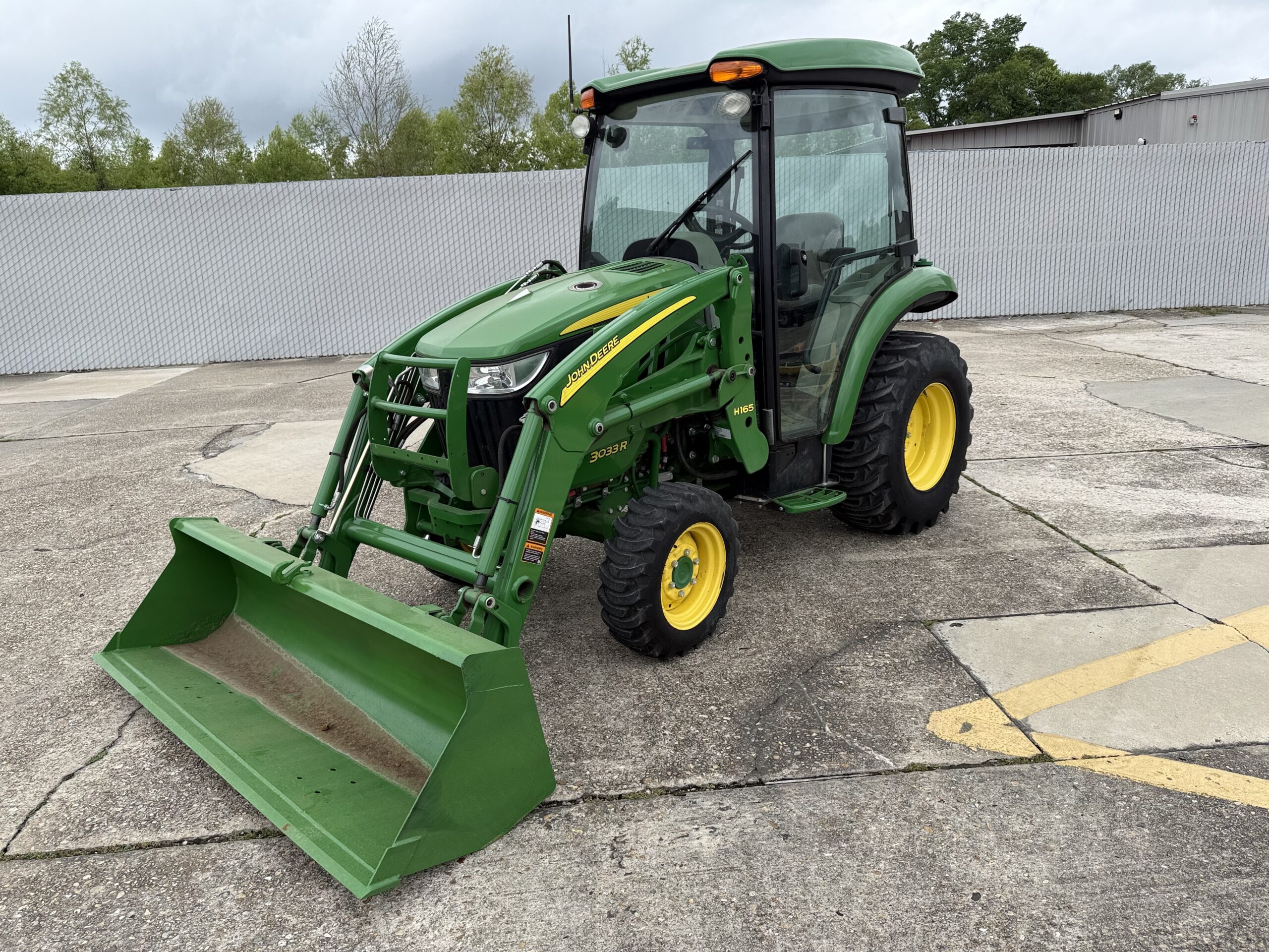 John Deere 3033R CAB/AC Only 135 Hours! 4WD Loader E-Hydro HST Like New!