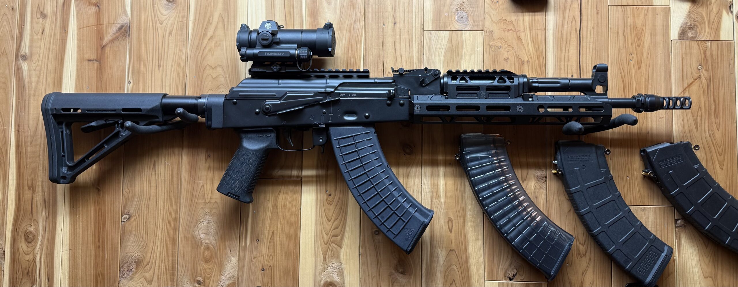 AK-47, Romeo 7 red dot, 335 rounds