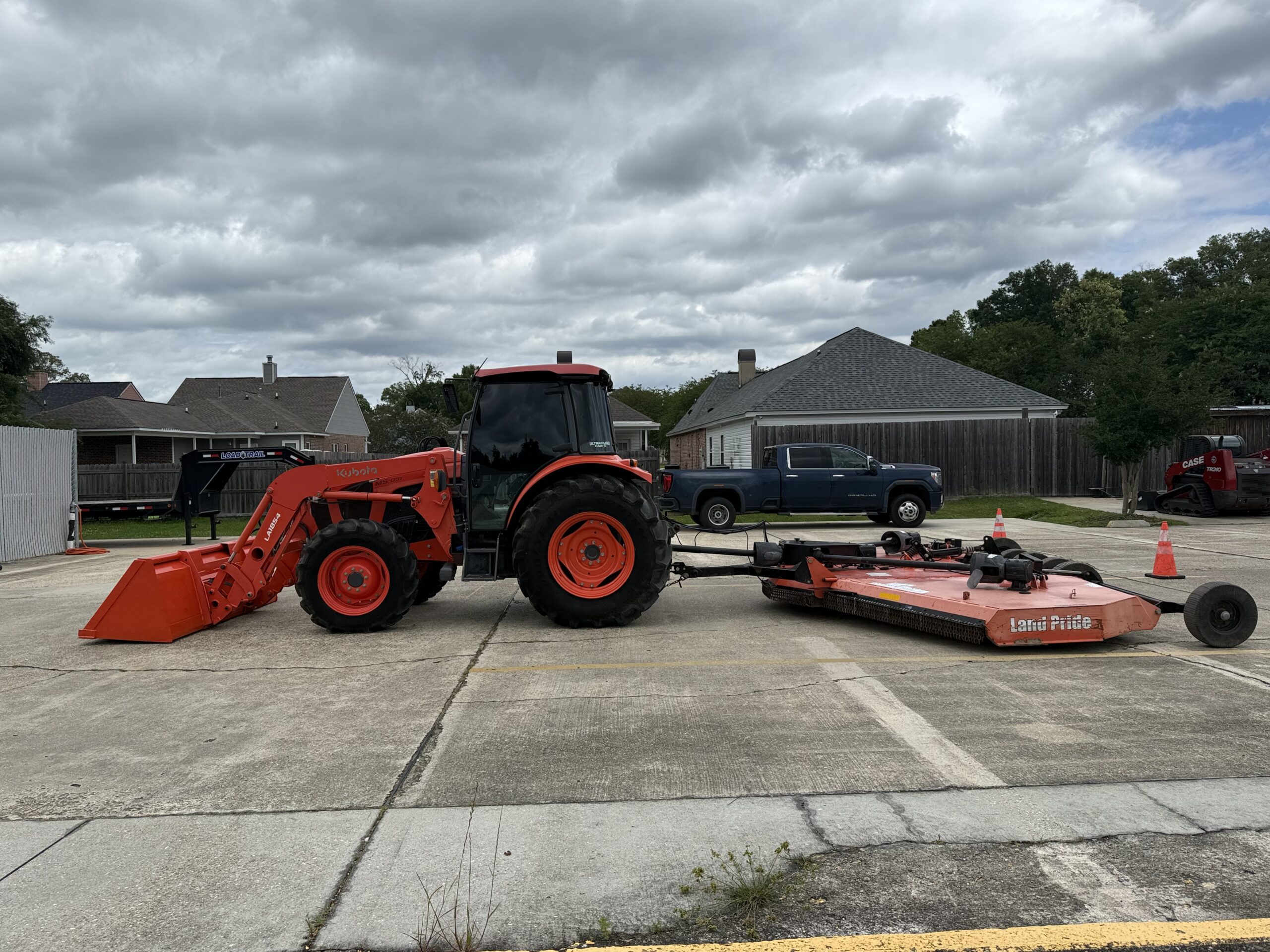Kubota M5-091 CAB/AC 175 Hours! & LandPride 15′ Batwing 92HP 4WD Loader Hydraulic Shuttle Like New!