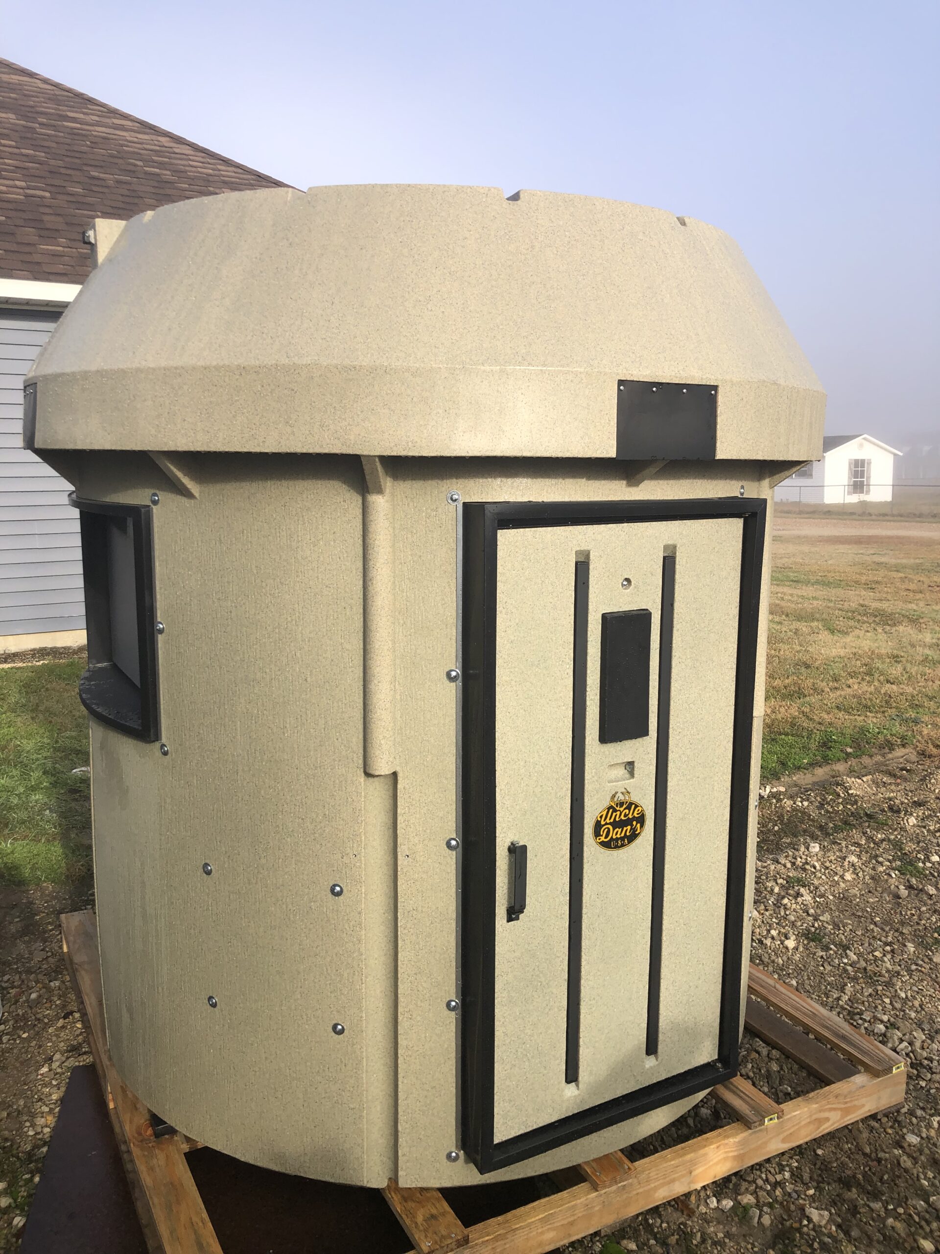 Uncle Dans deer blinds and all welded metal bases