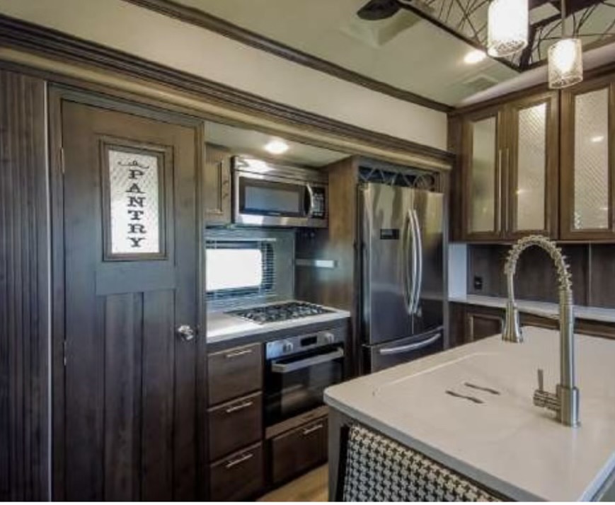 2019 FOREST RIVER CARDINAL LUXURY
