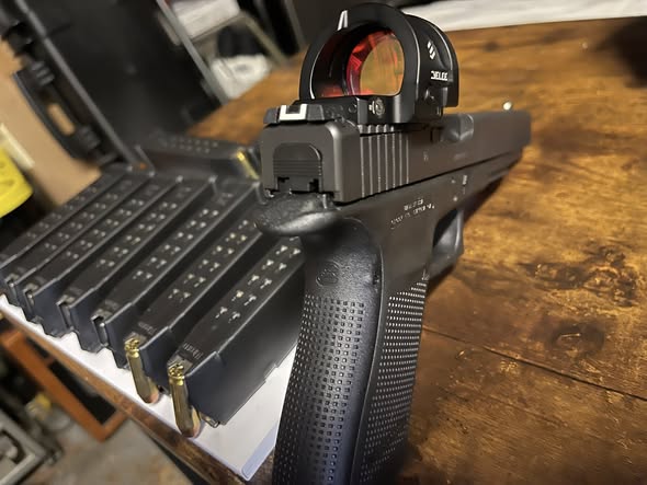 Glock 40 with extras