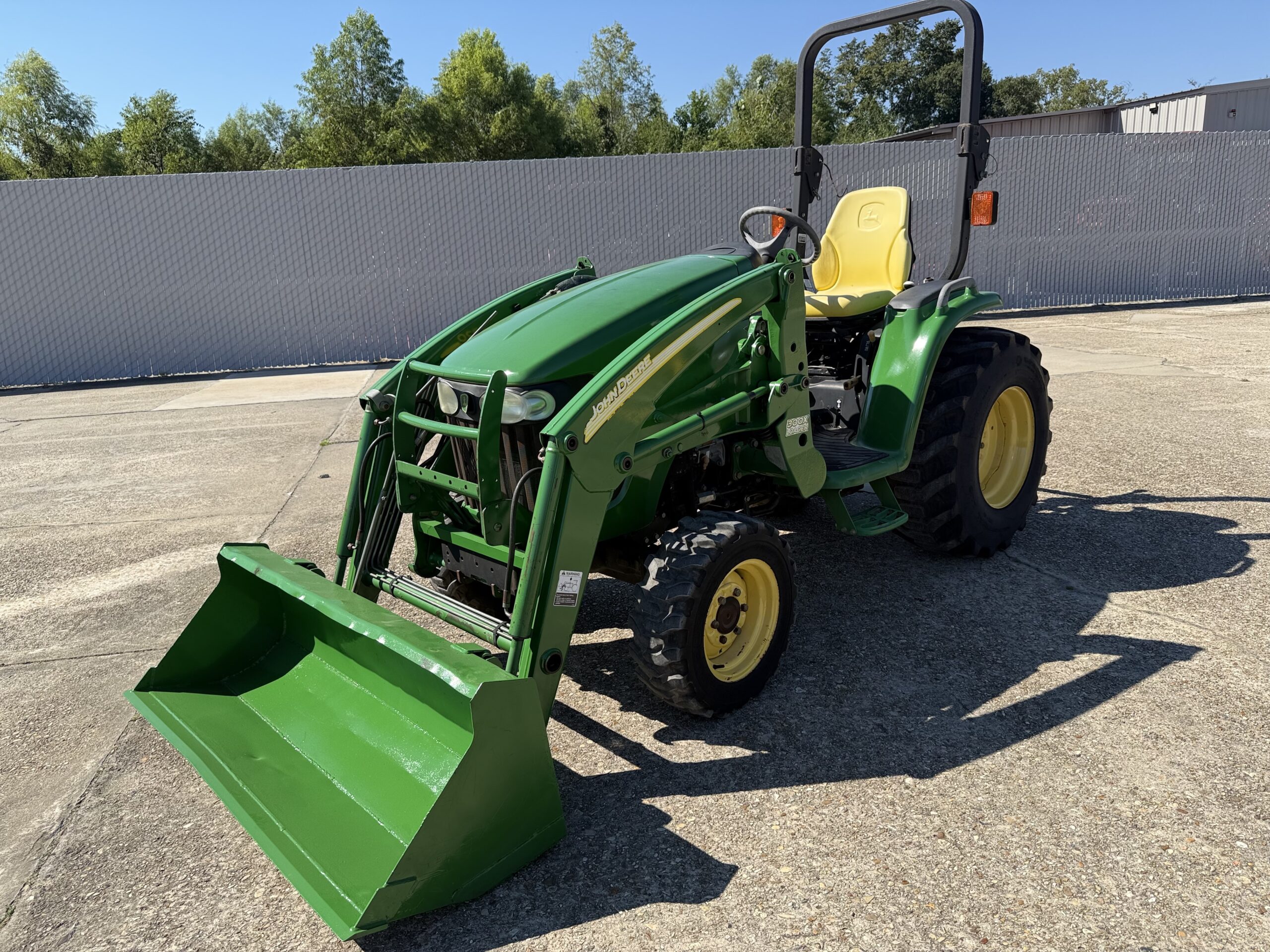 John Deere 3320 Diesel Tractor No Emissions! 33HP 4WD Loader HST Hydrostatic Excellent Condition!