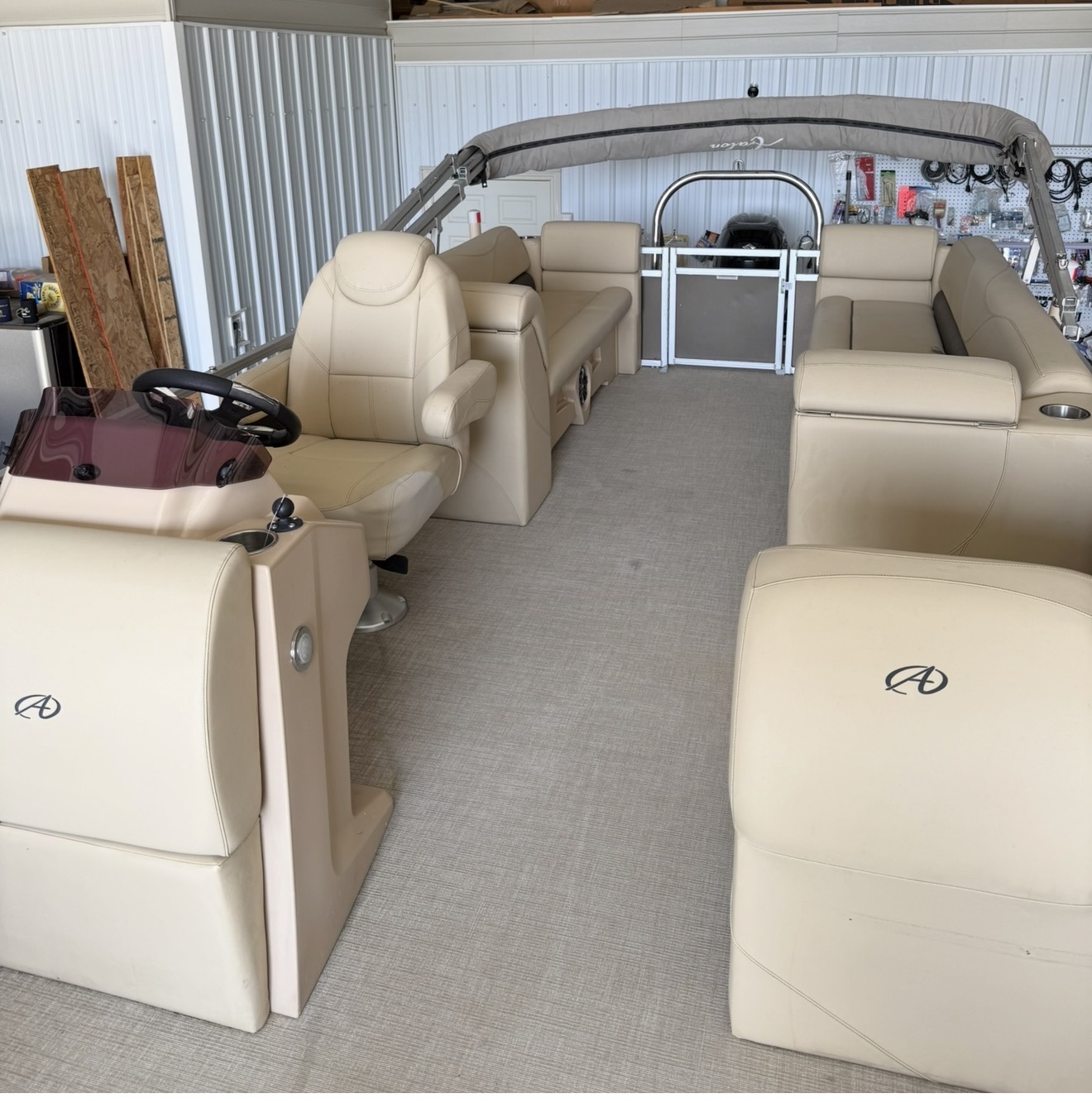 2022 22’ Avalon Pontoon Boat