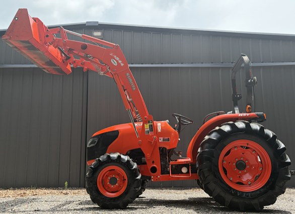 48hp Kubota farm tractor-HST/200 hrs- Bmt, TX