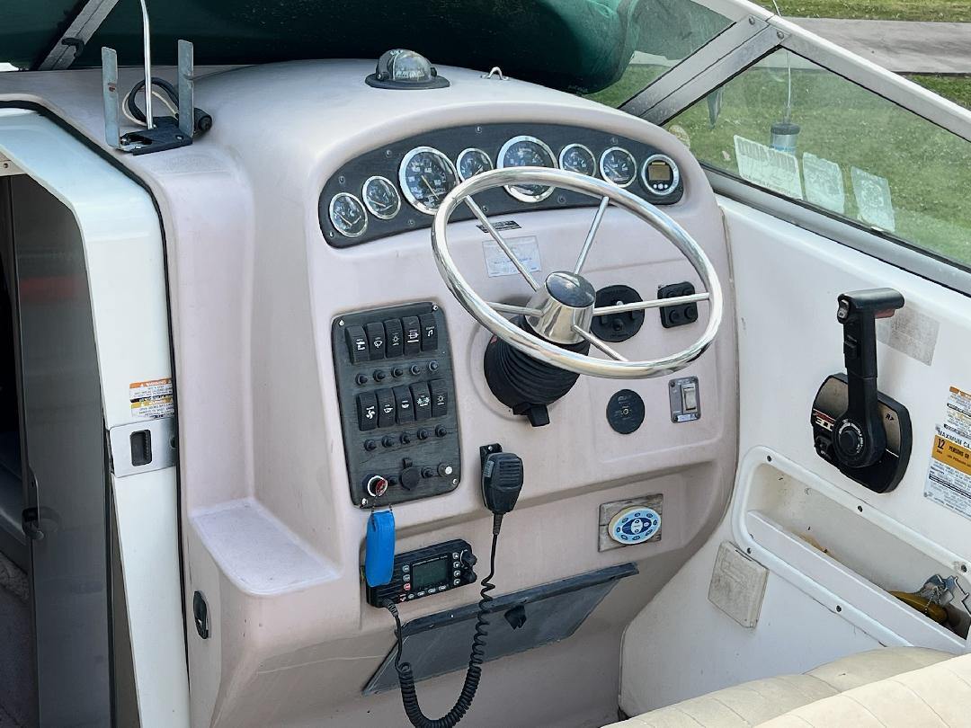 1999 Chaparral Signature 240
