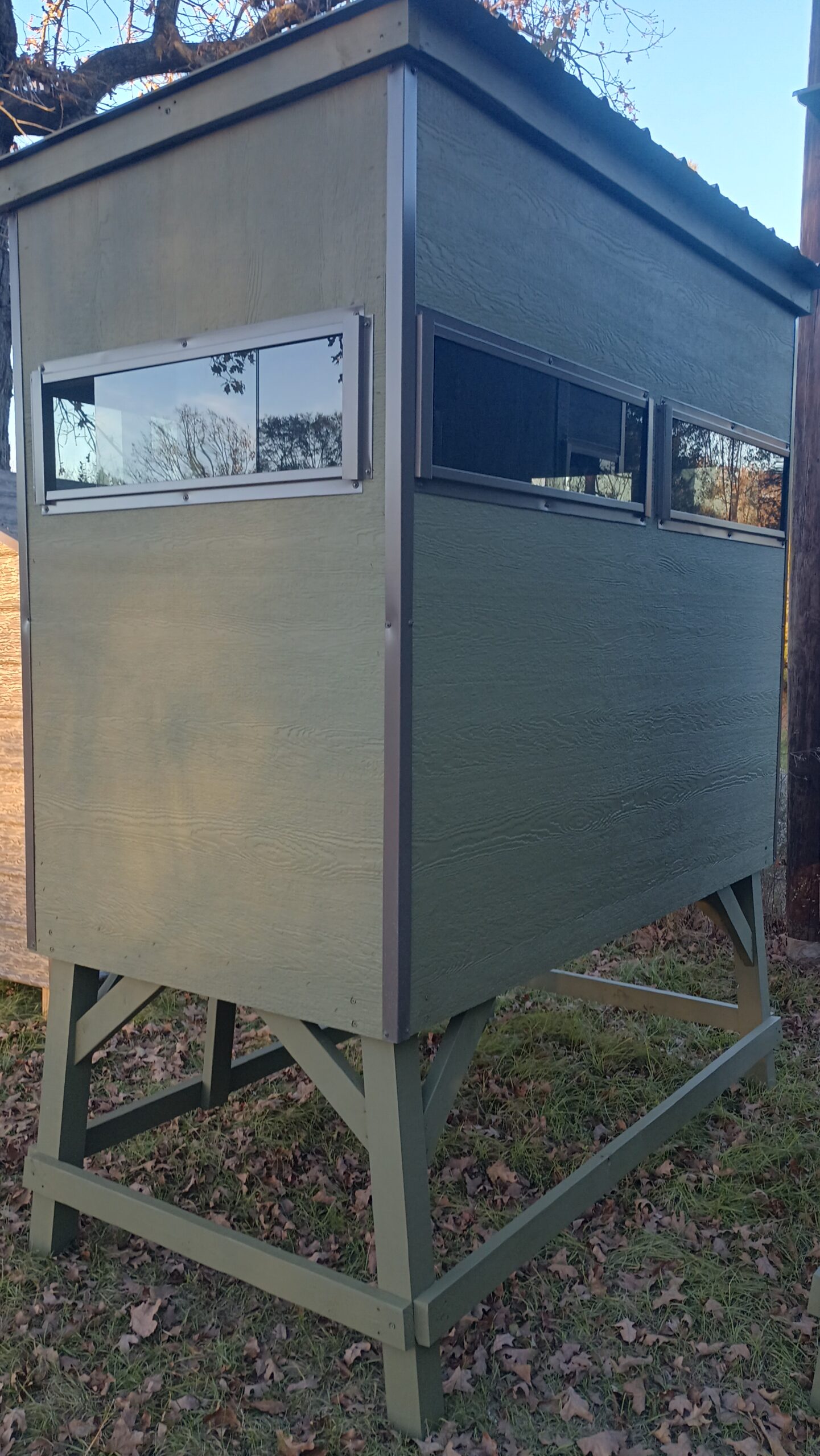 Deer stand shooting house