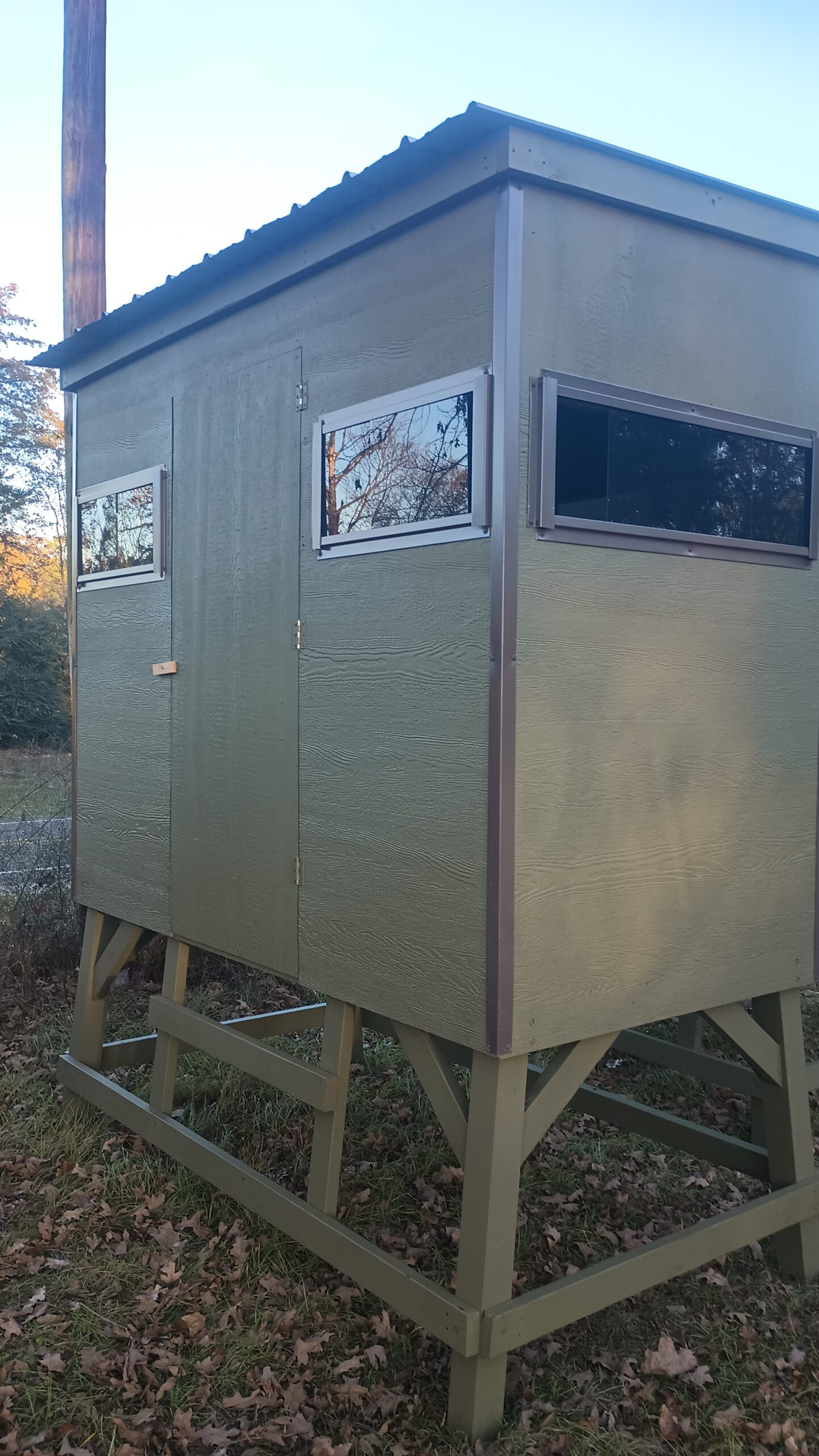 Deer stand shooting house