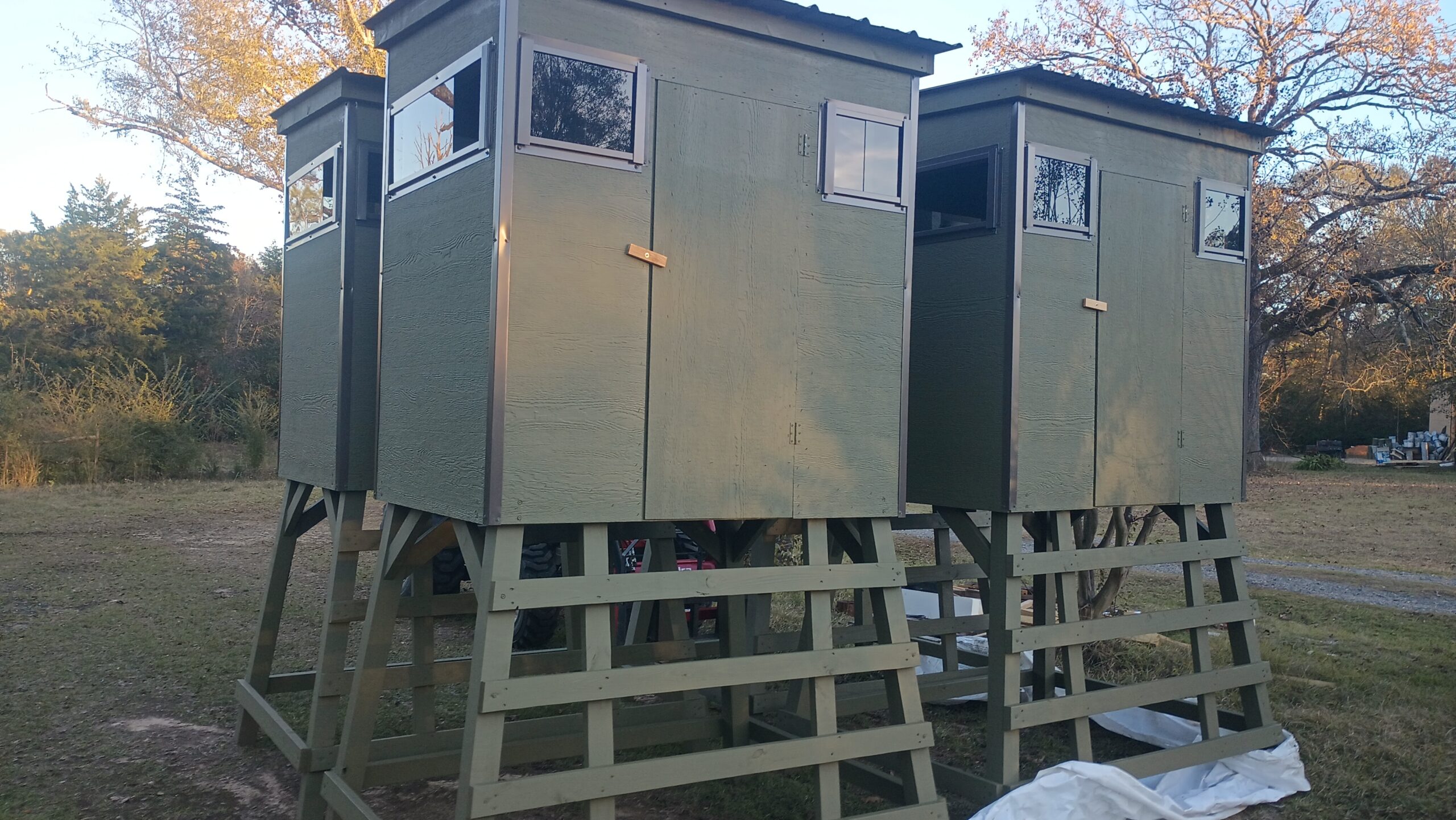 Deer stand shooting house
