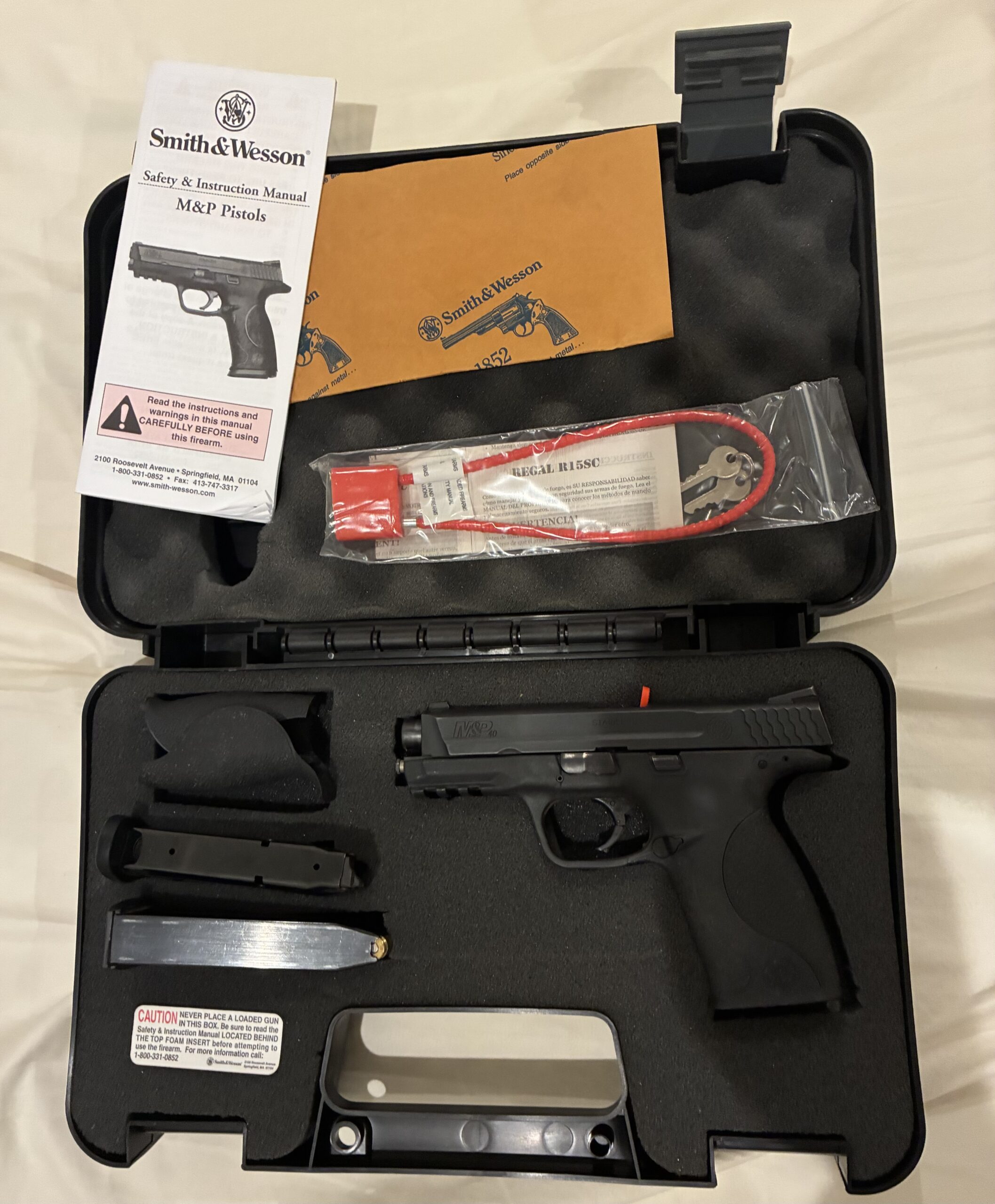 Smith & Wesson MP40 pistol