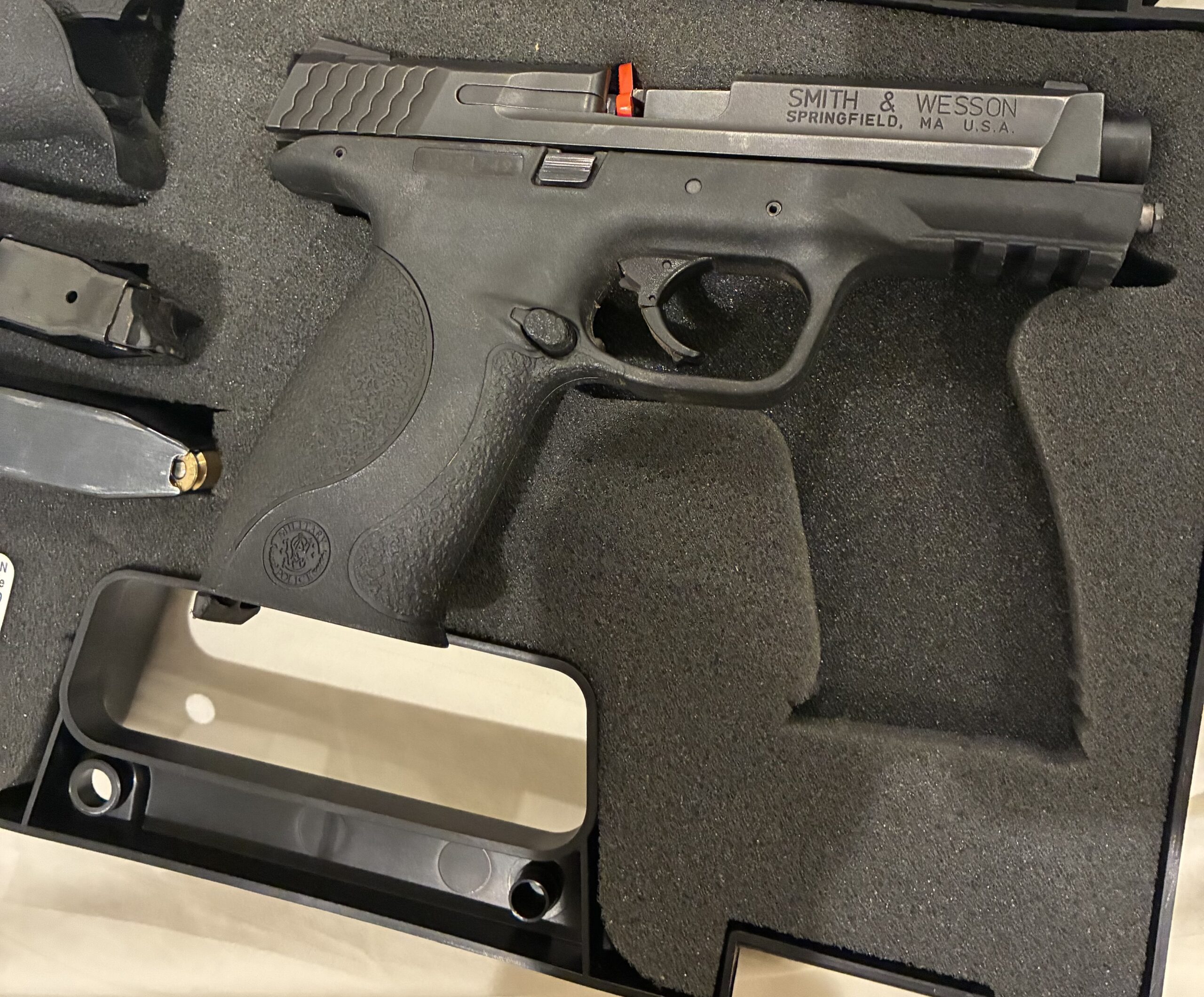 Smith & Wesson MP40 pistol