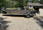 Crestliner VT 18 DX Bass Boat