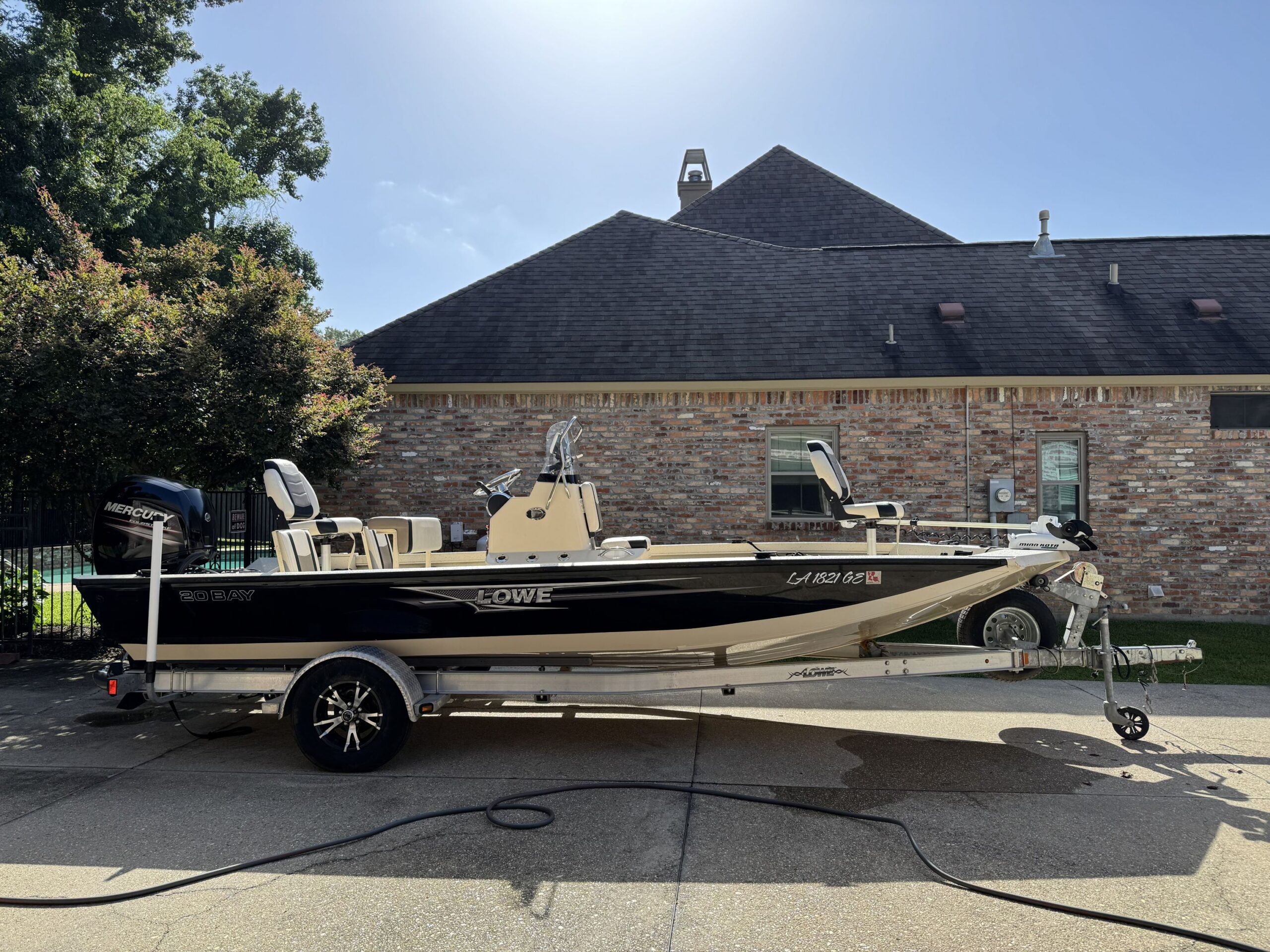 FOR SALE: 2015 Lowe 20 Bay – Excellent Condition – Only 32.4 Engine Hours!