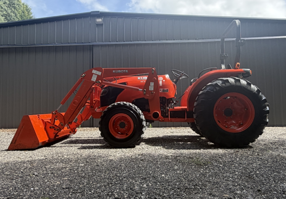48hp Kubota tractor 200hrs- Bmt, TX