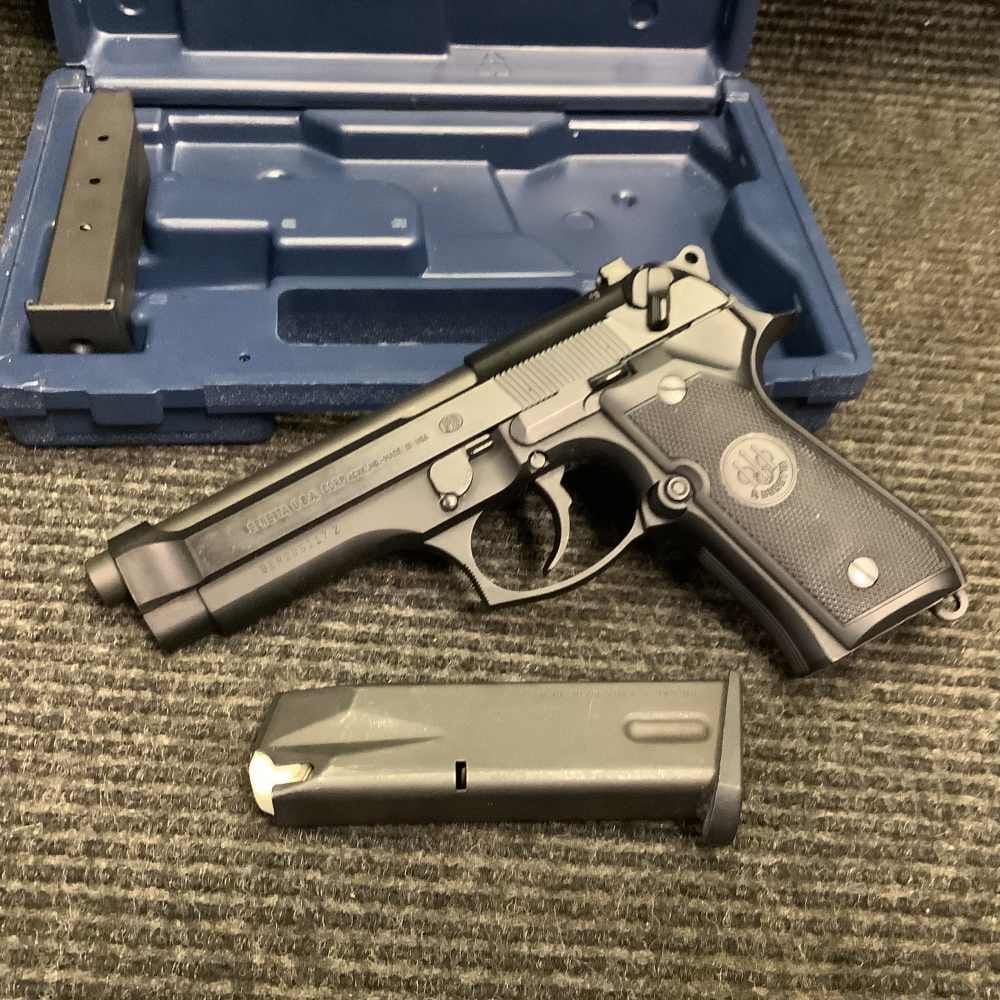Beretta 92fs with chambered in 9mm