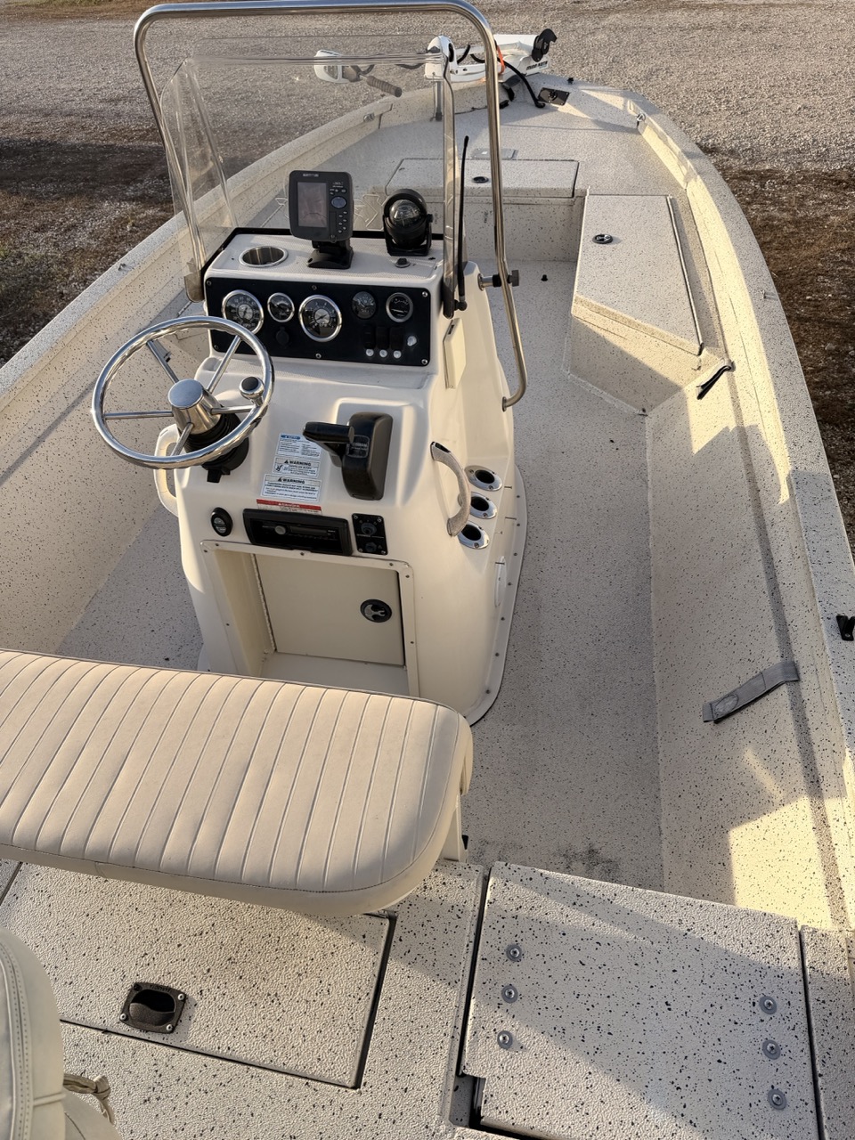 2013 Xpress 22’ bay boat – 107 hours – yamaha 200 sho 4-stroke – redfish & stainless pkg