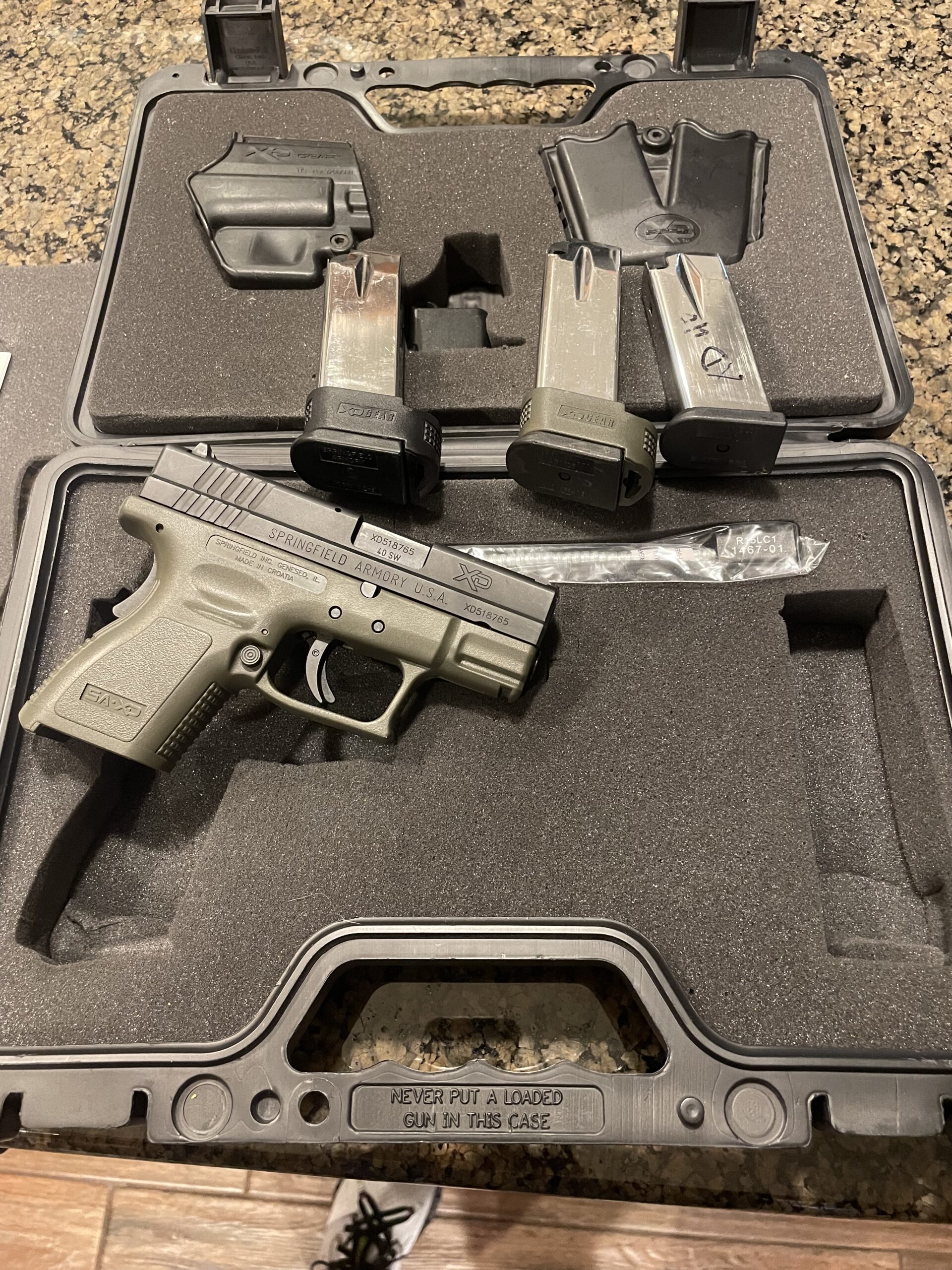 Springfield XD 40 with essential pack
