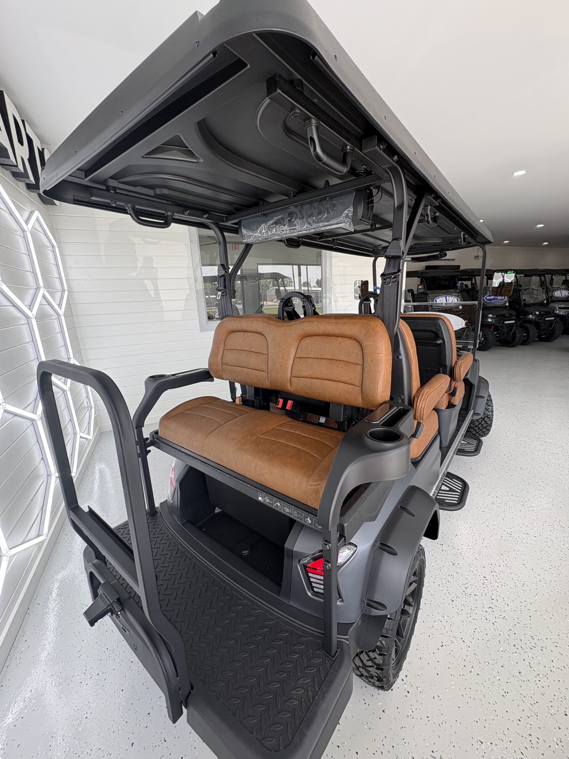 2026 Dach Apollo 4+2 LSV Lithium