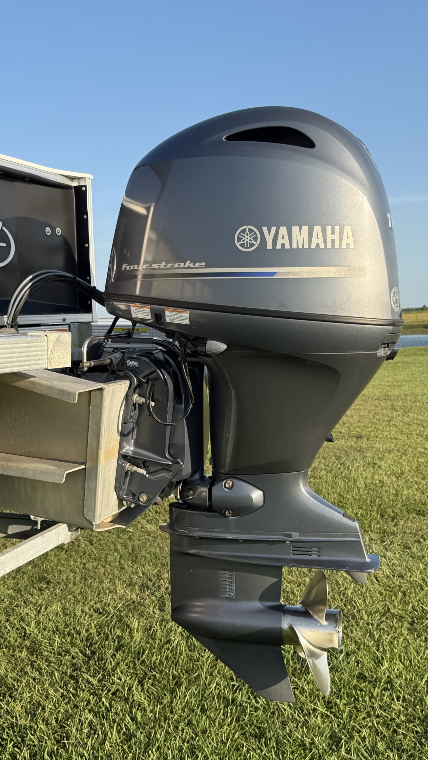 2016 24-Foot Avalon Pontoon Boat