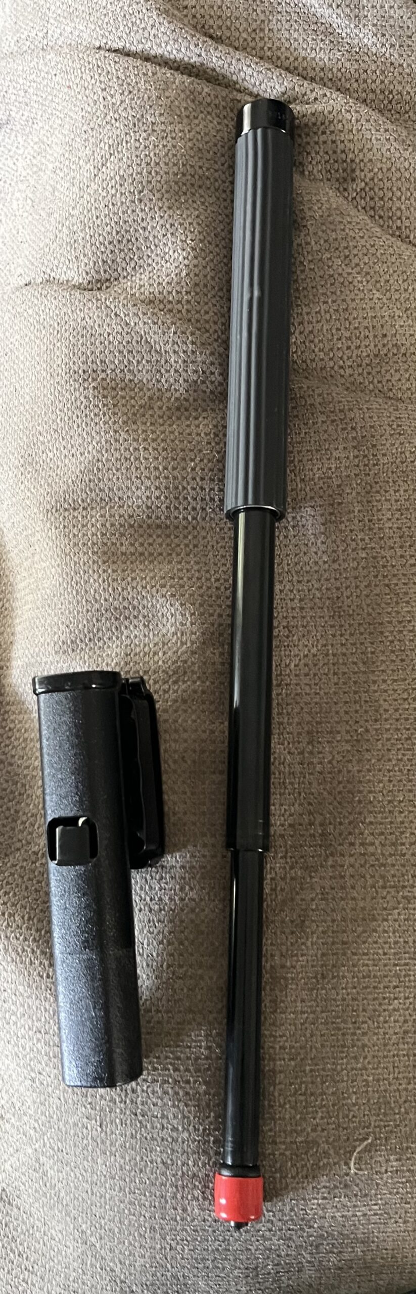 Monadnock Autolock Baton w/ multi directional holster and glass break
