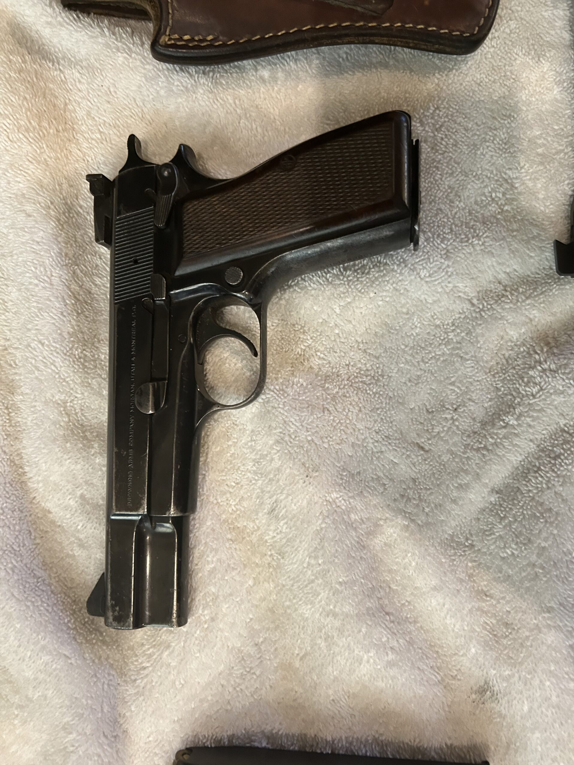 Browning Hi-Power 9mm 13+1