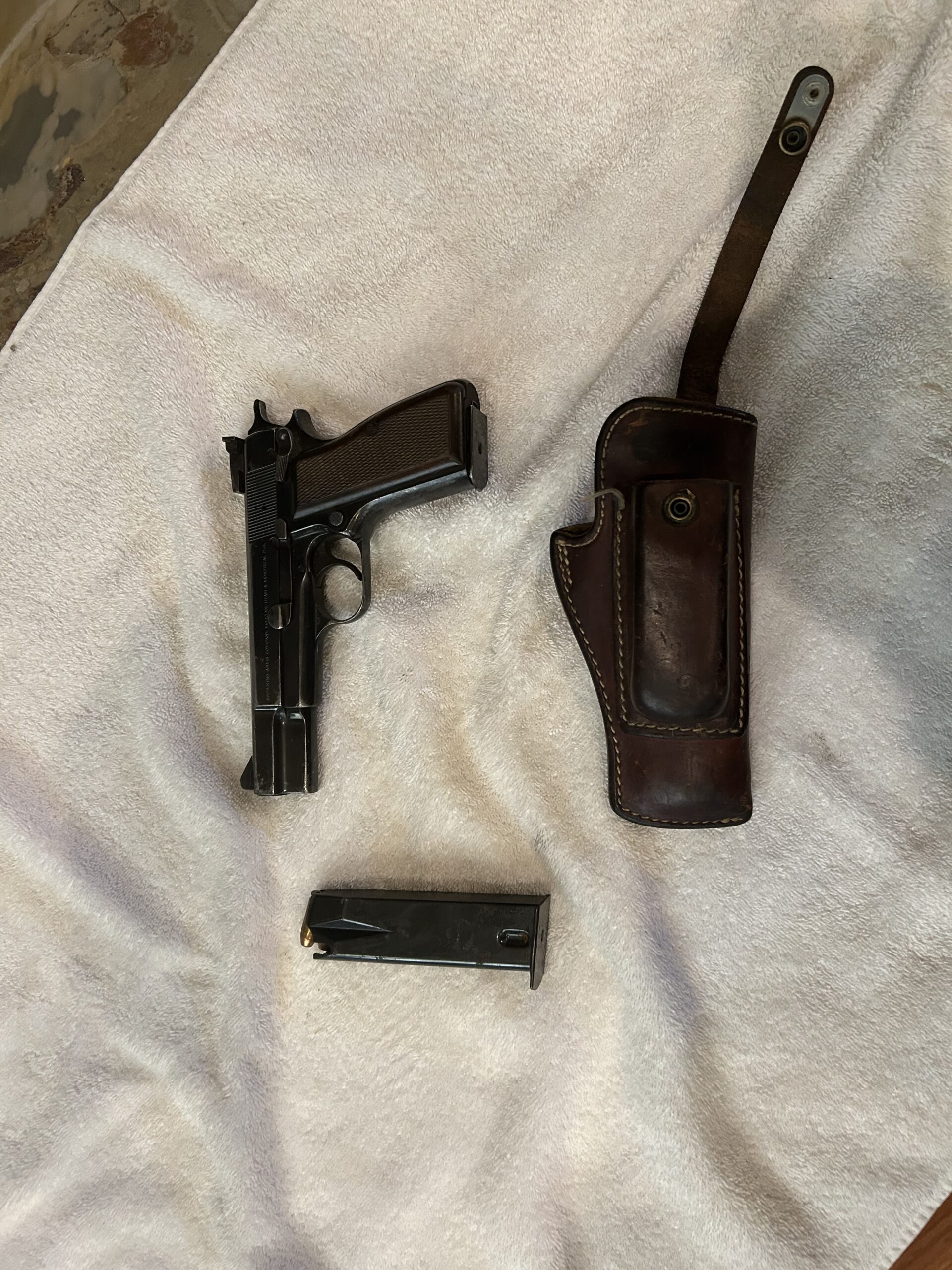 Browning Hi-Power 9mm 13+1