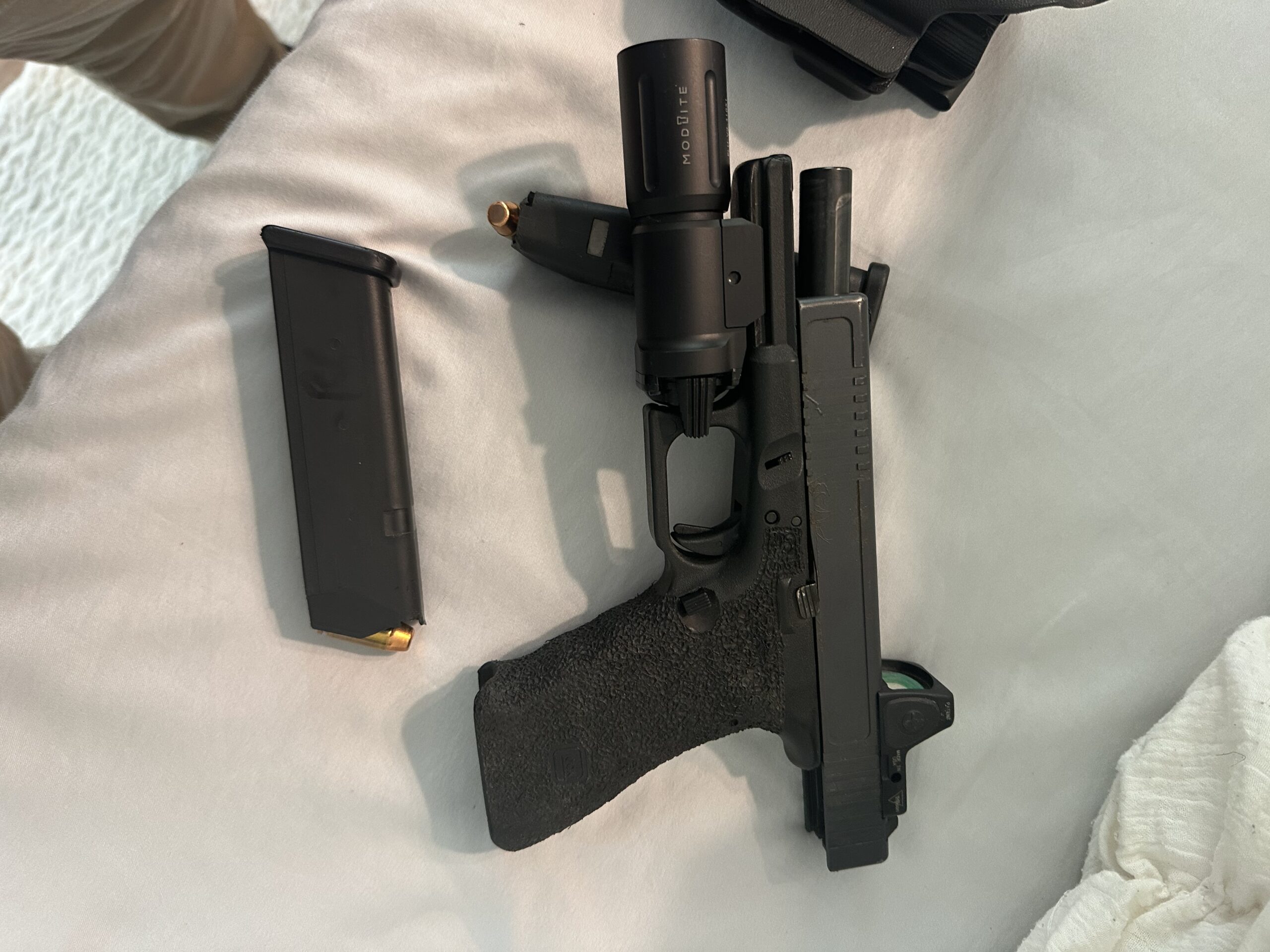 Glock 22 with RMR and Modlite
