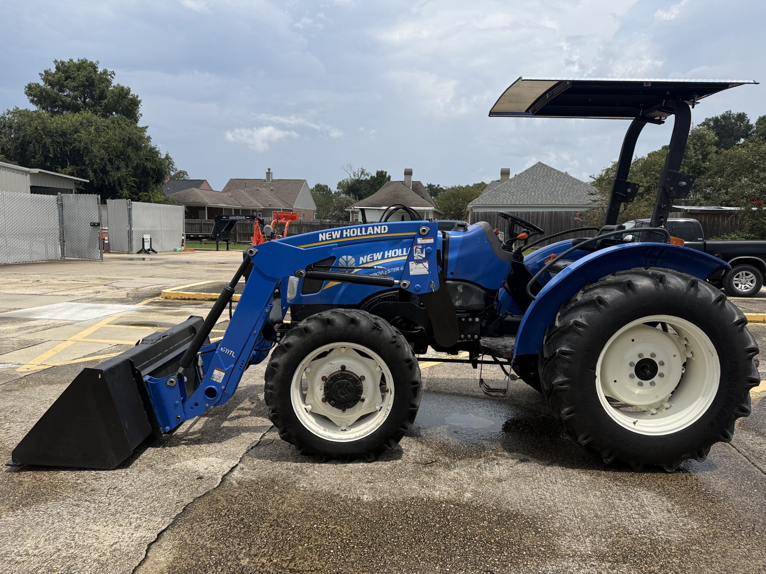New Holland WorkMaster 60 Tractor 60HP Great Hunting Camp Tractor 4WD Loader 8/8 Mech Shuttle