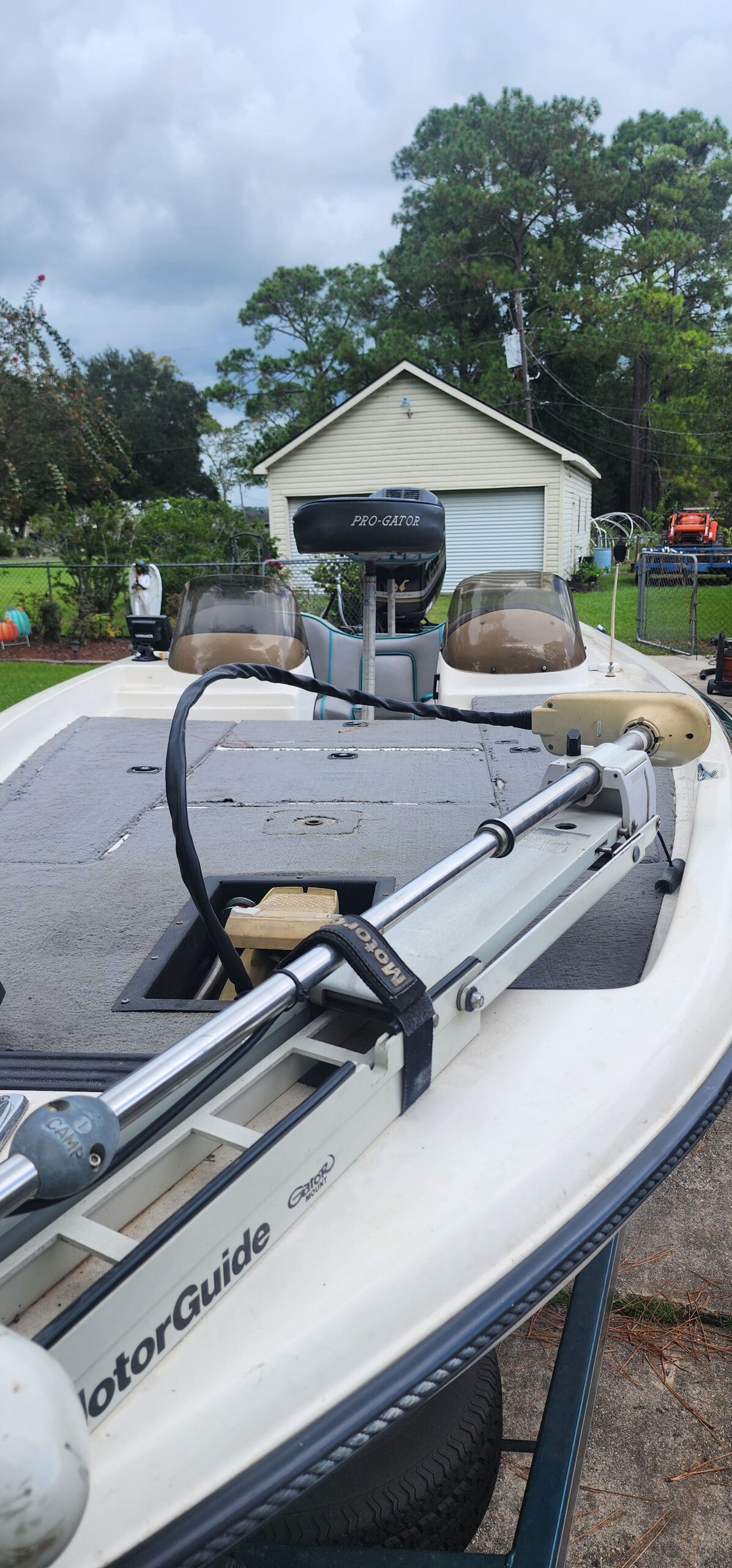 201 Pro Gator BASS Boat