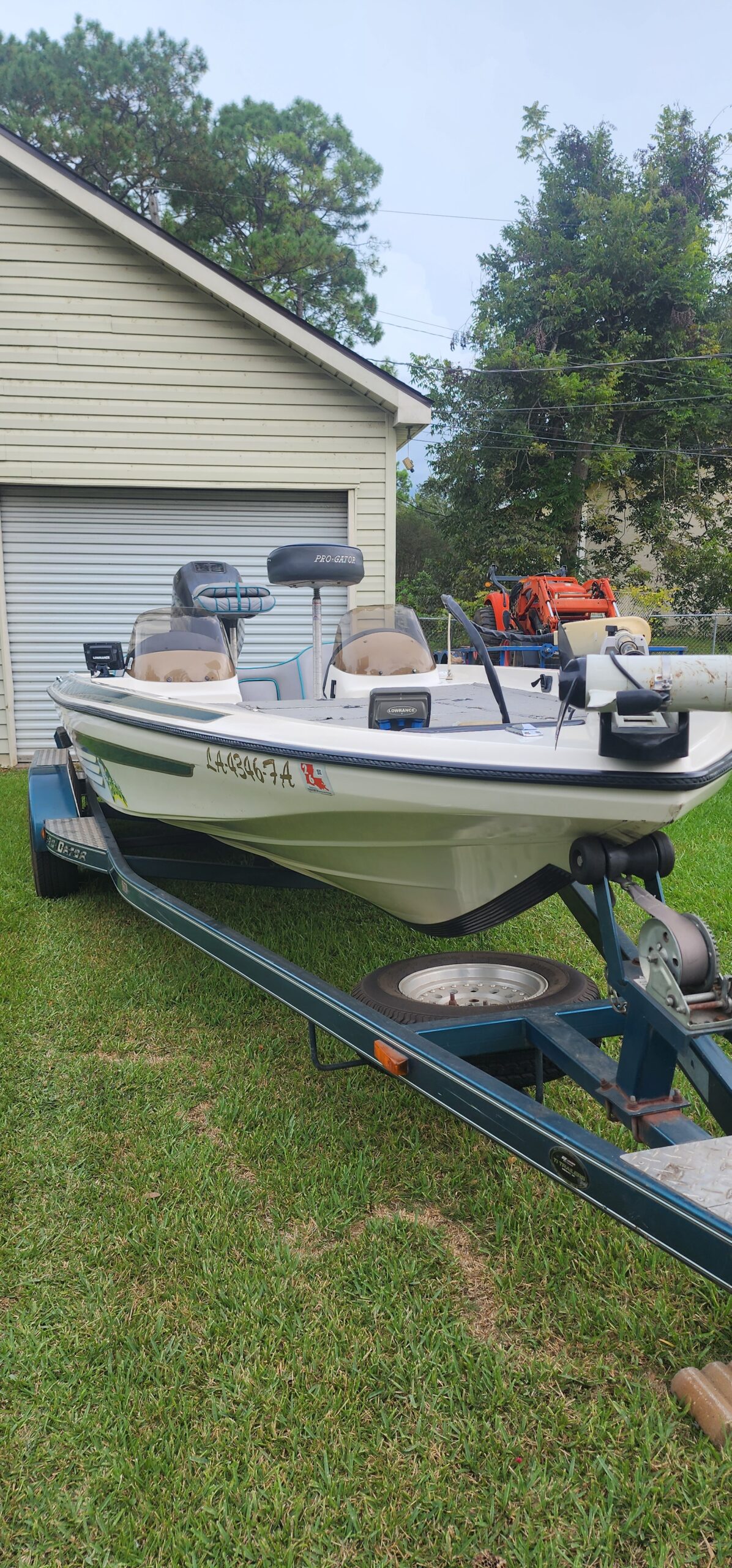201 Pro Gator BASS Boat