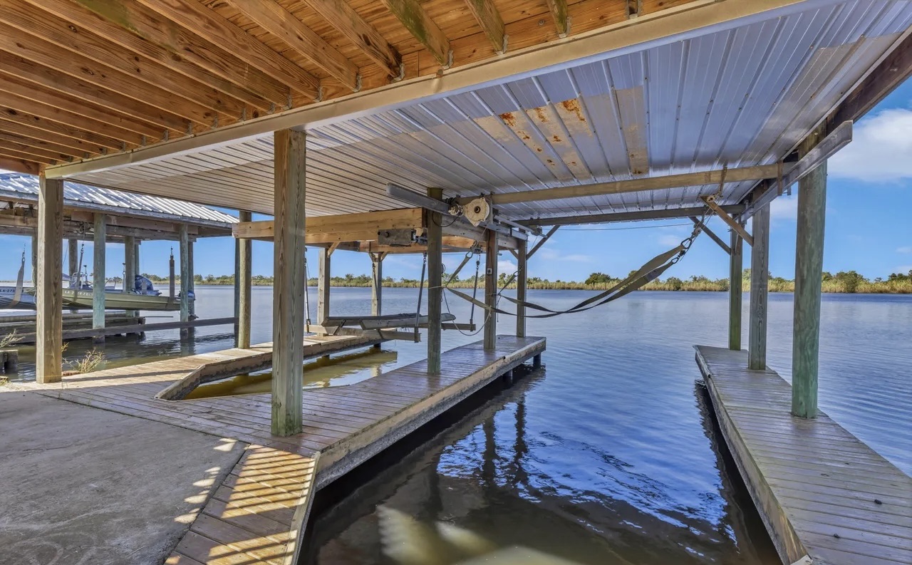 Boat House For Sale on Navigable Pearl River