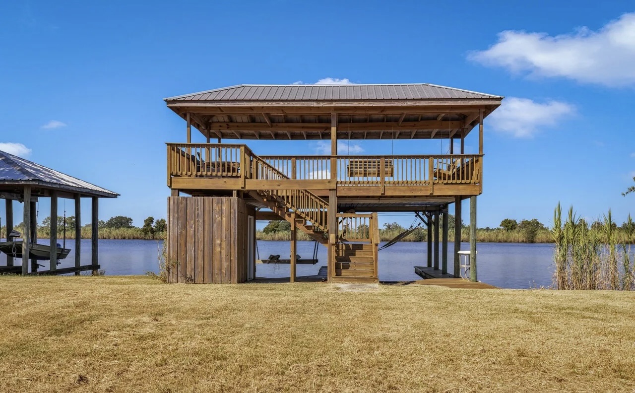 Boat House For Sale on Navigable Pearl River