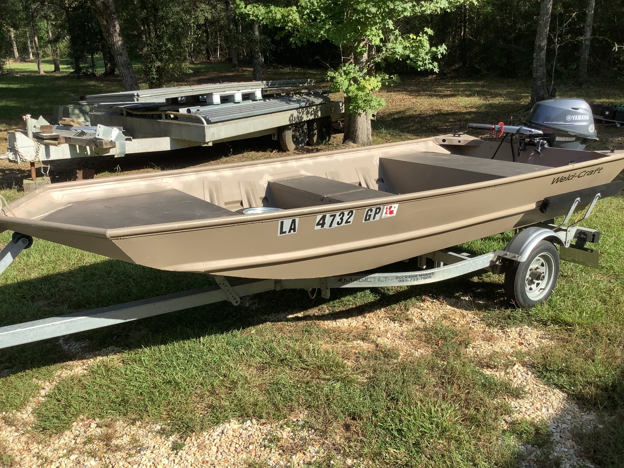 Aluminum flat boat