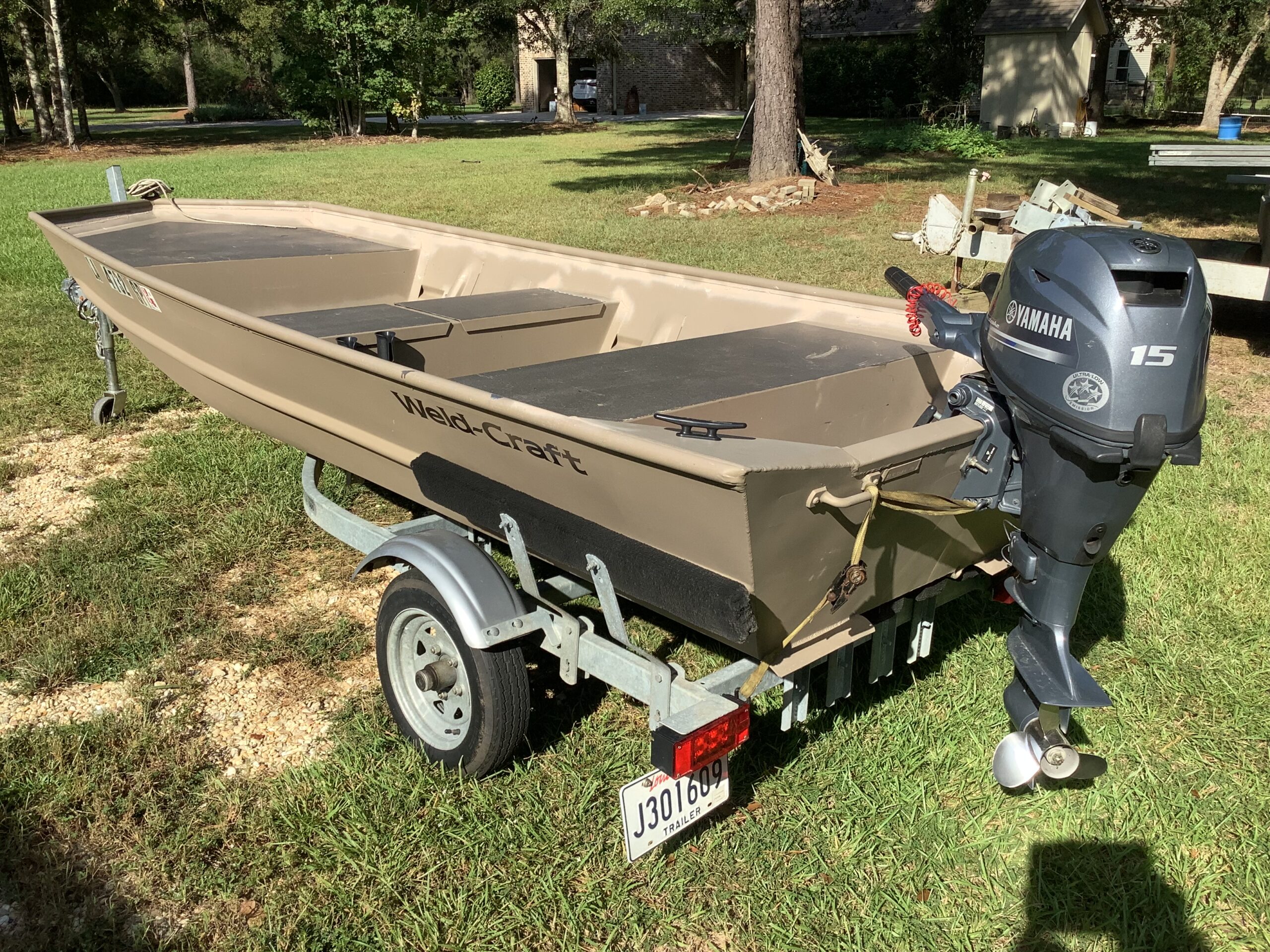 Aluminum flat boat