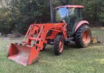 Kubota M7040 HDC tractor