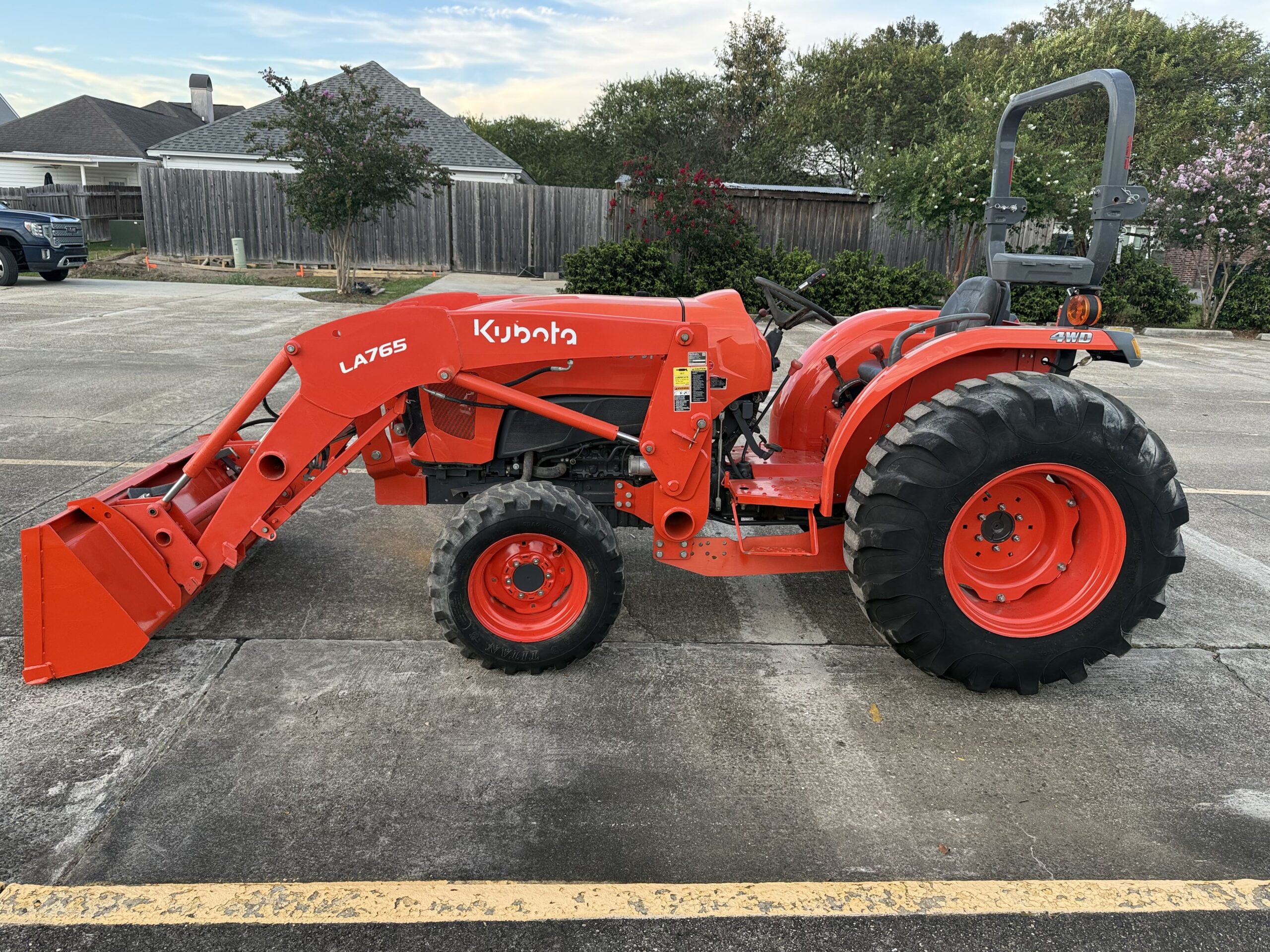 Kubota L4701 Tractor 47HP Warranty Till 5/2027! 3rd Function Installed 4WD Loader Only 773Hrs! Excellent Condition!