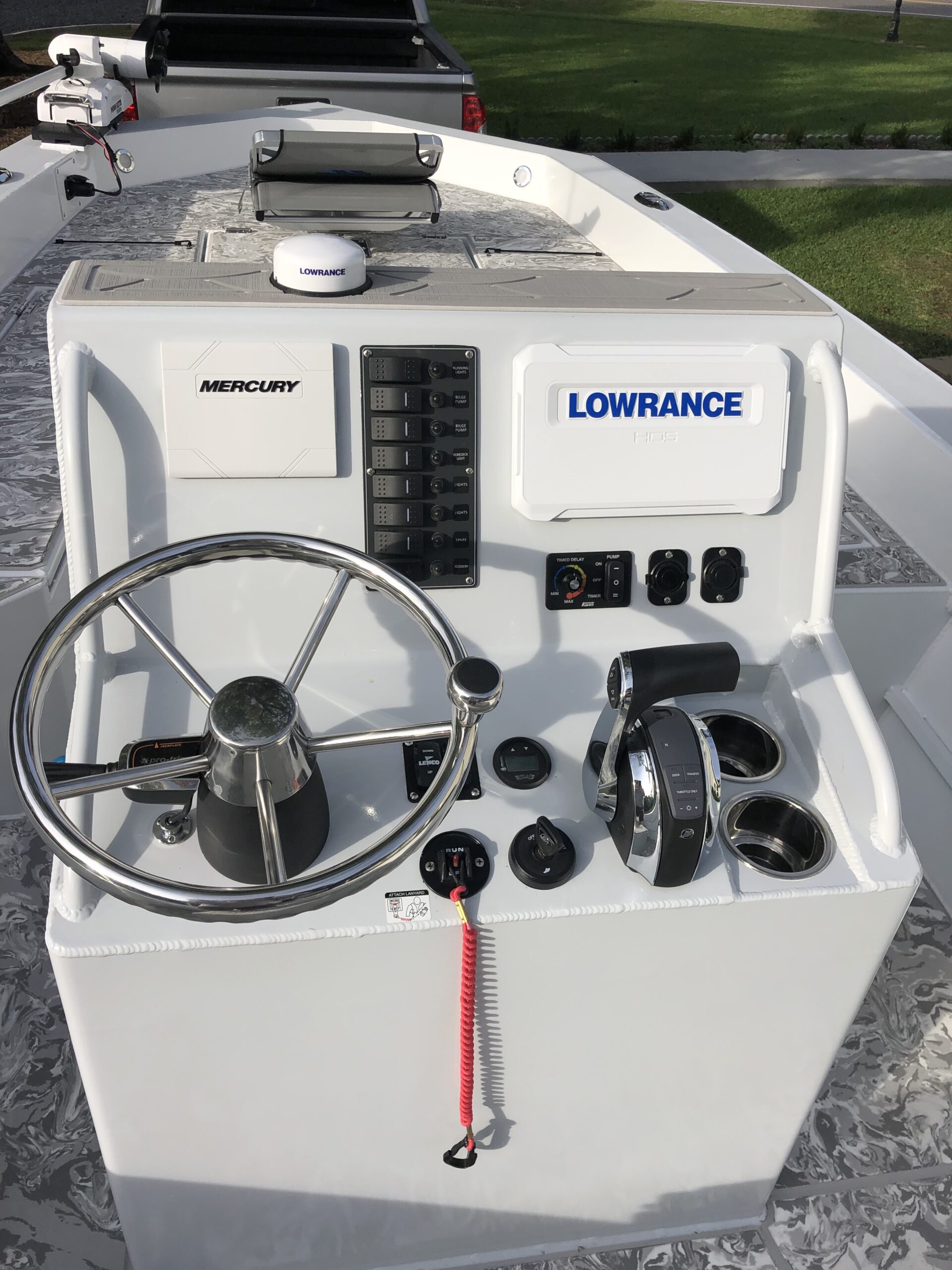 Gravois Hull 22′ Semi-V Center Console Aluminum Bay Boat with 18 inch gill bracket