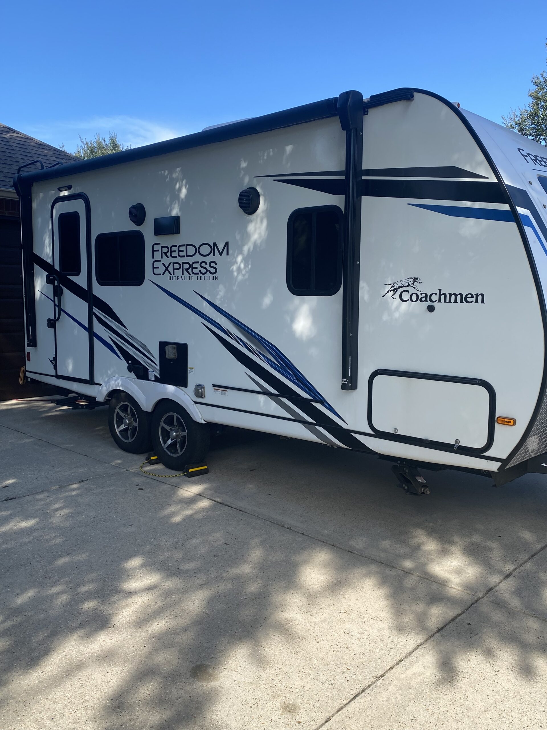 RV trailer 2023 Coachmen Freedom Express
