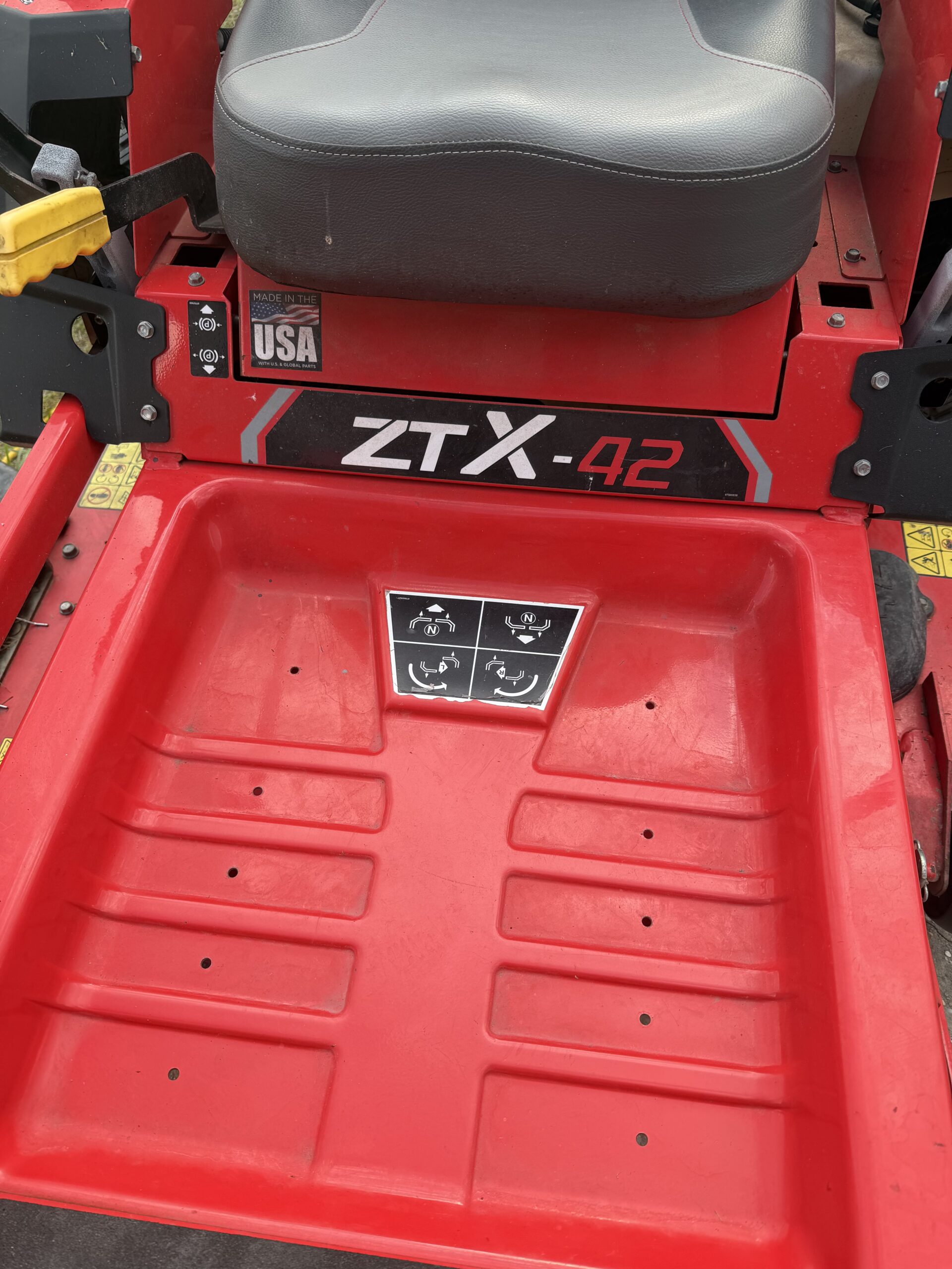 2021 Gravely 42” cut zero turn