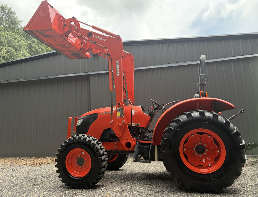 Kubota M6060-150 hrs- Bmt, TX