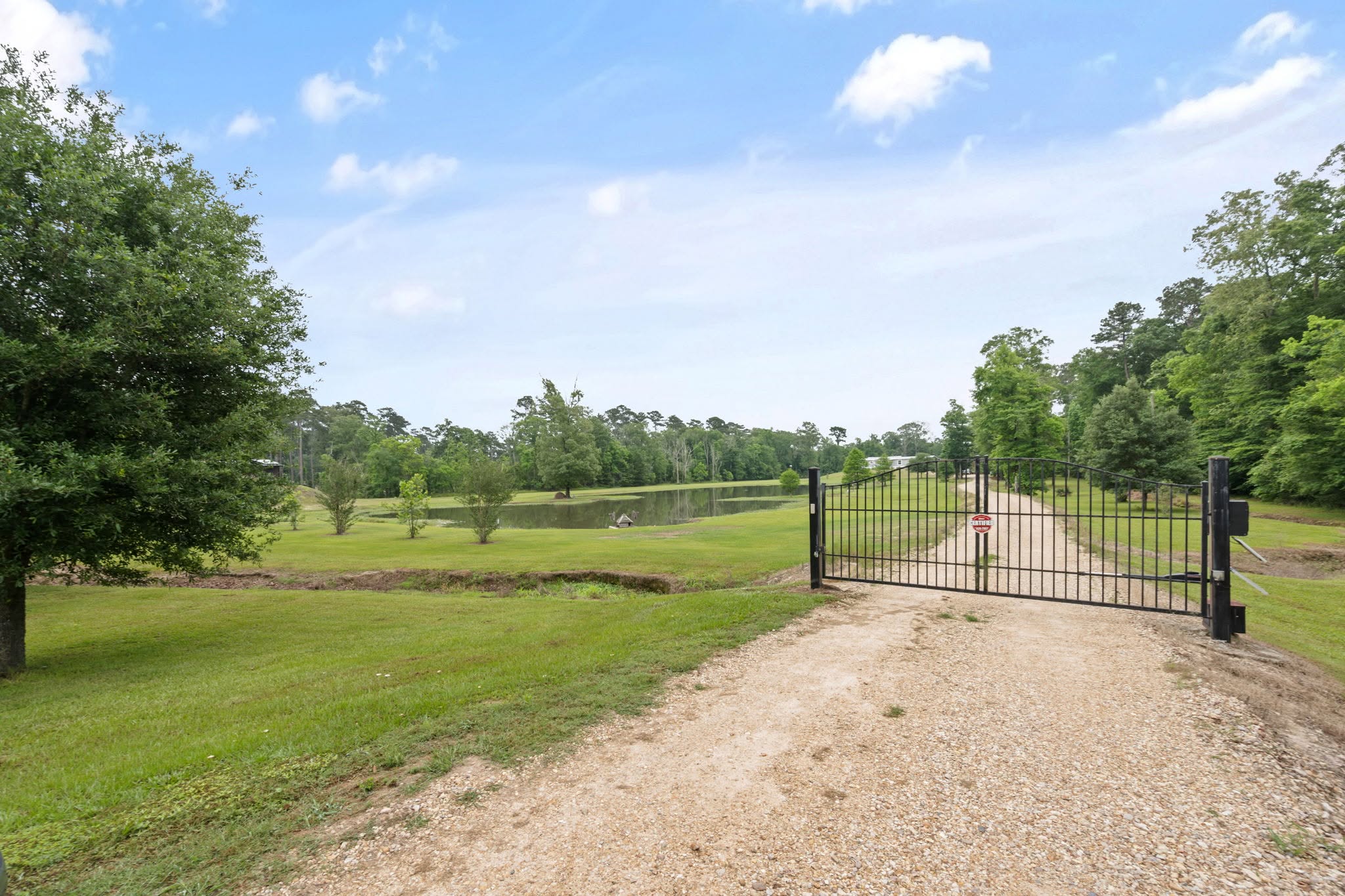 Hunting/Recreational Property with Mobile Home along Amite River