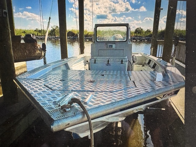 2009 22′ 7″ Hanko Center Console
