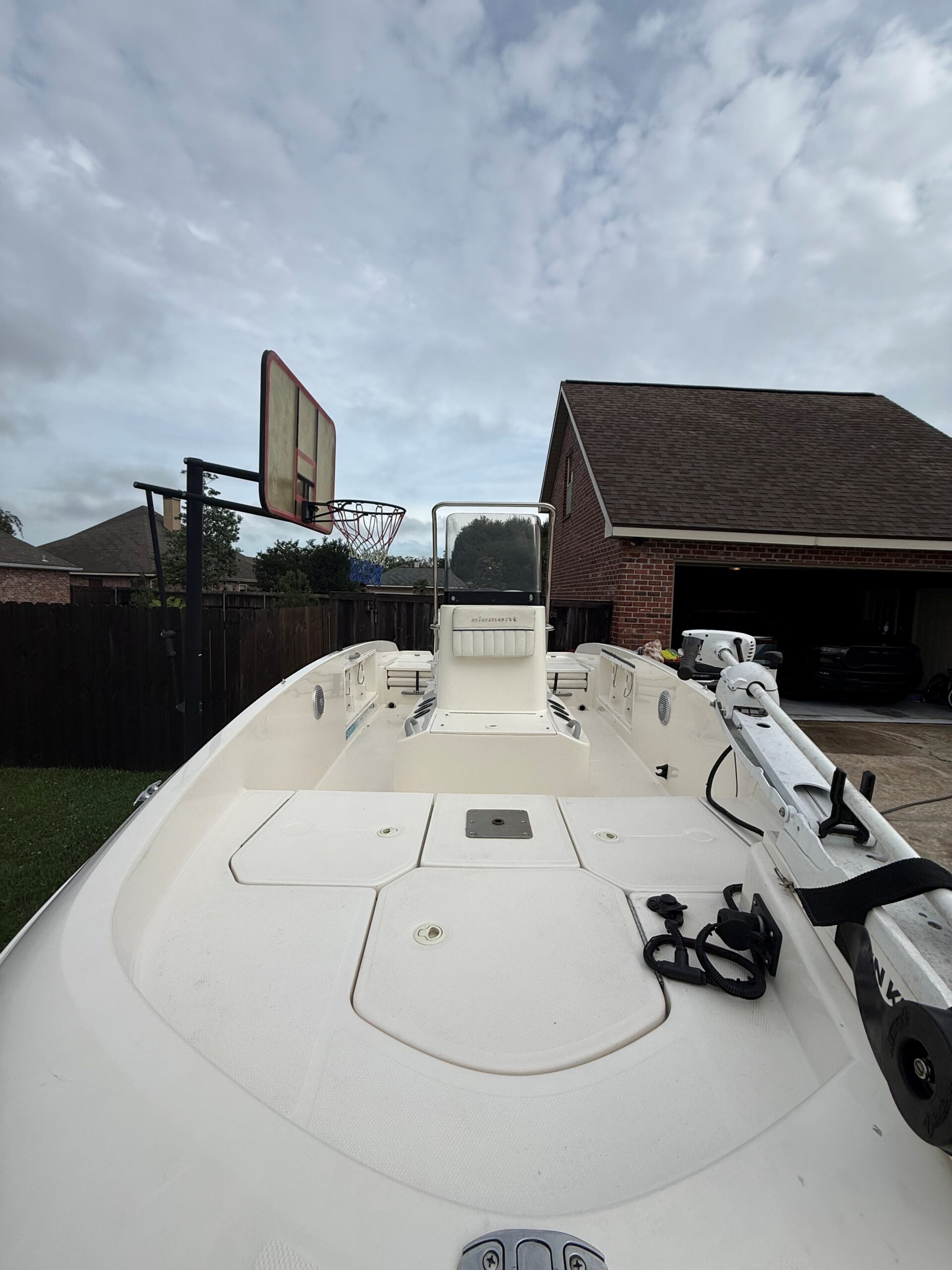 2017 Bayliner Element F18