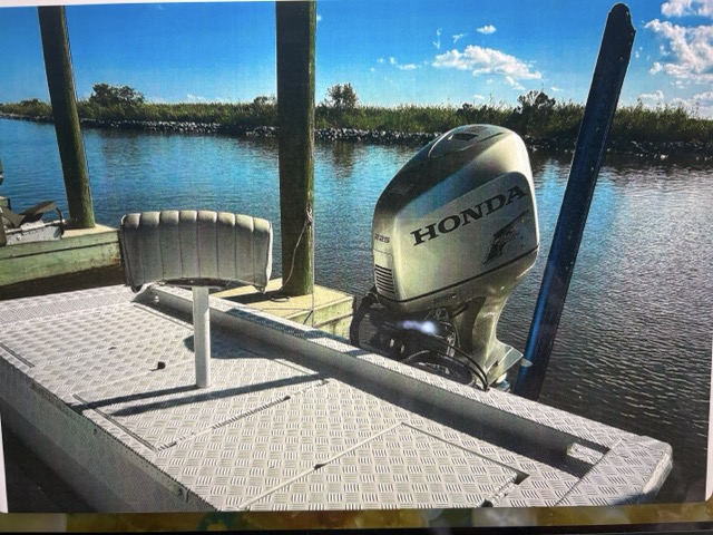 2009 22′ 7″ Hanko Center Console