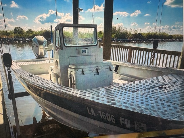 2009 22′ 7″ Hanko Center Console