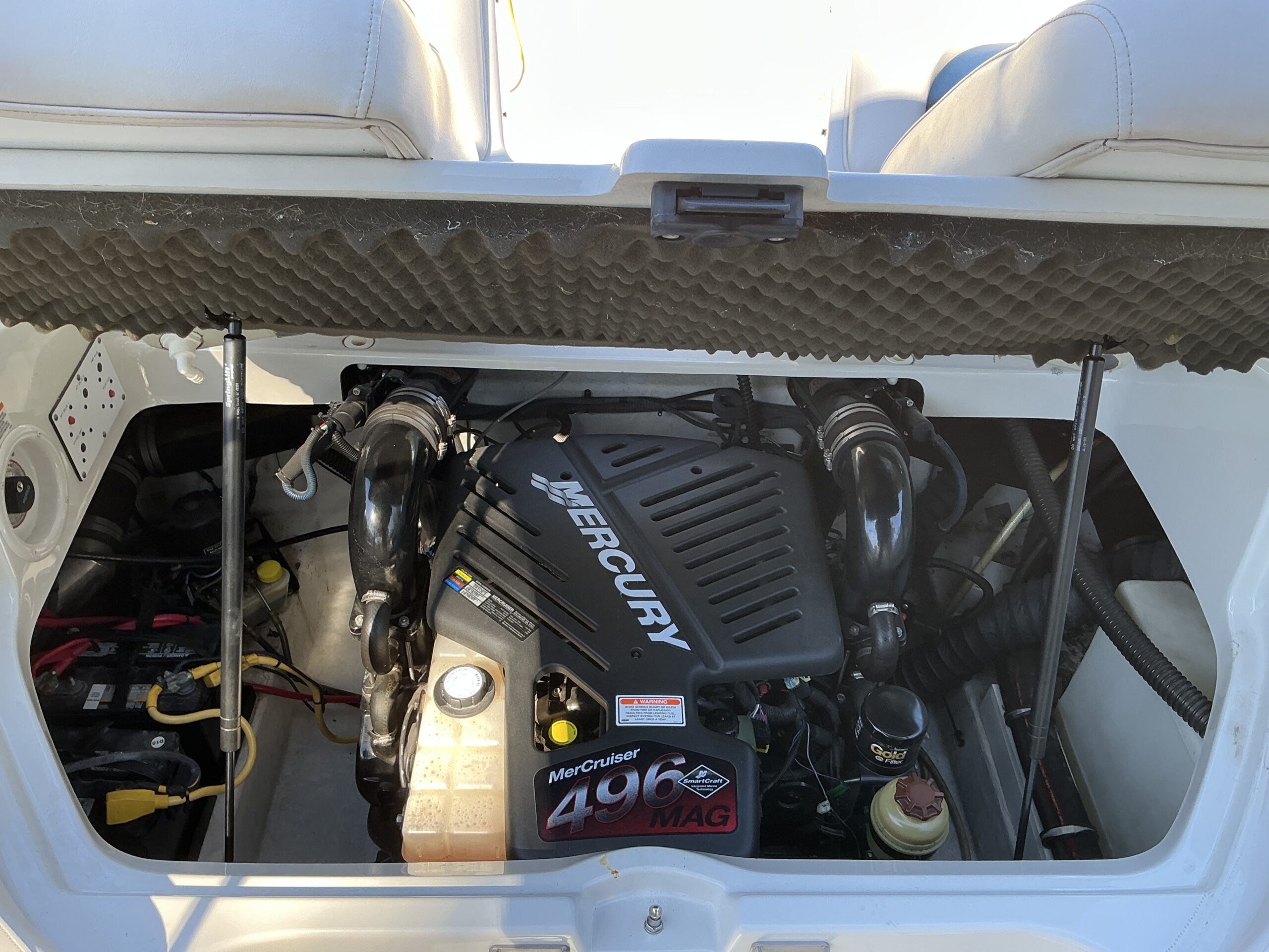 27’ 2005 crownline br